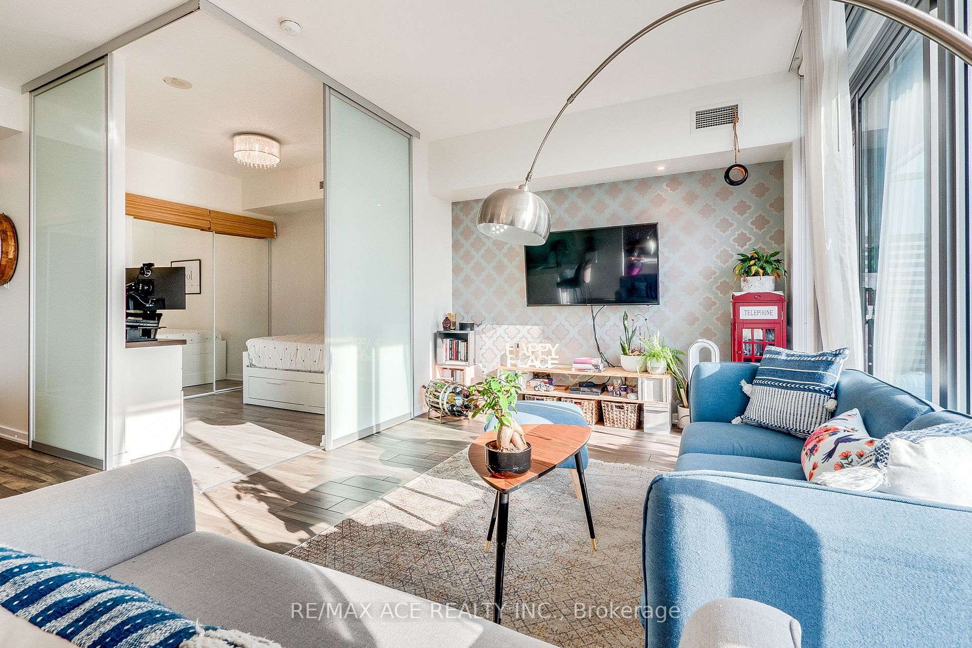 103 The Queensway, #812