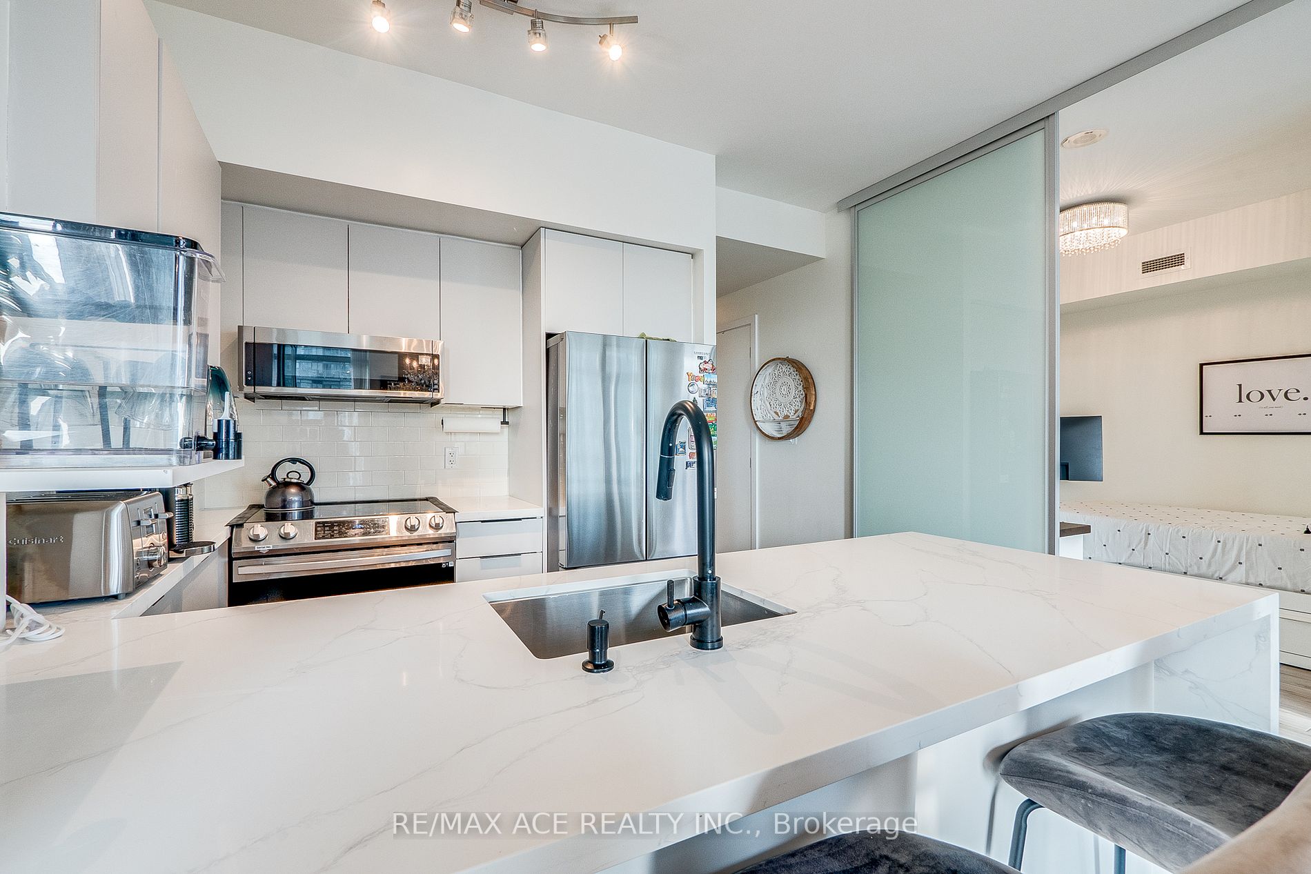103 The Queensway, #812