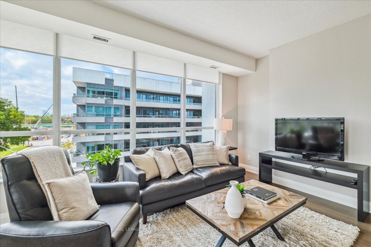 1 Hurontario St, #515
