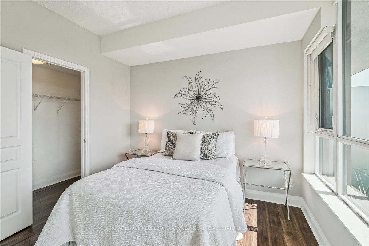 1 Hurontario St, #515