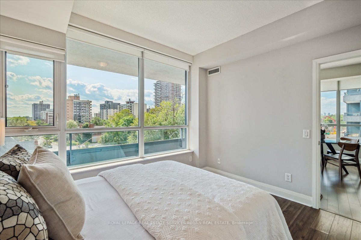 1 Hurontario St, #515