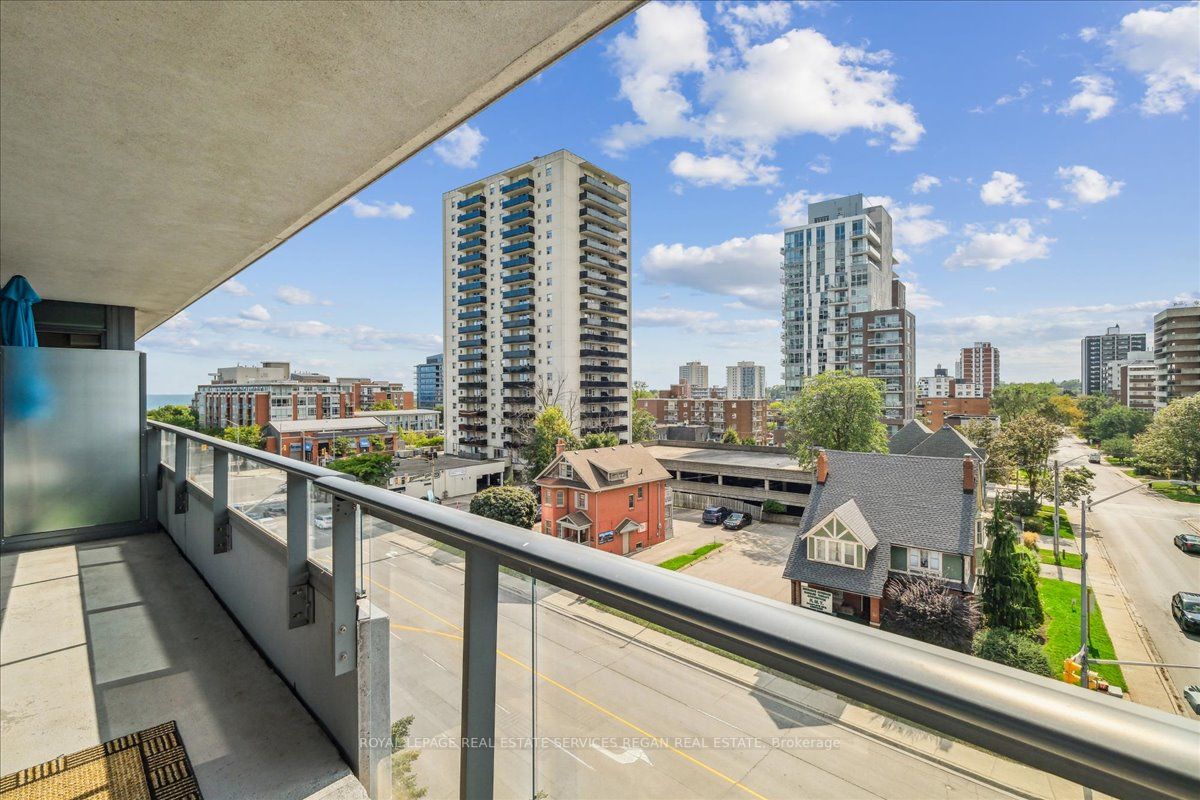 1 Hurontario St, #515