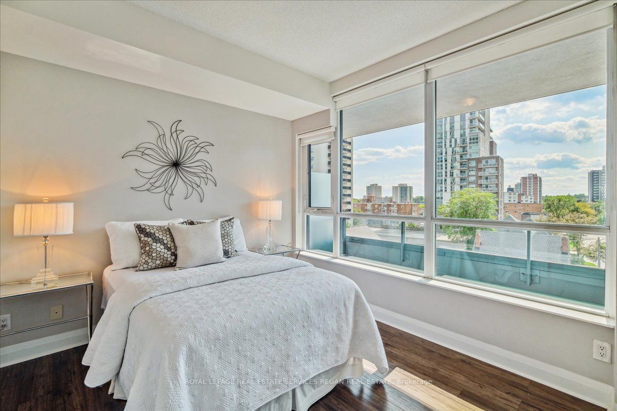 1 Hurontario St, #515
