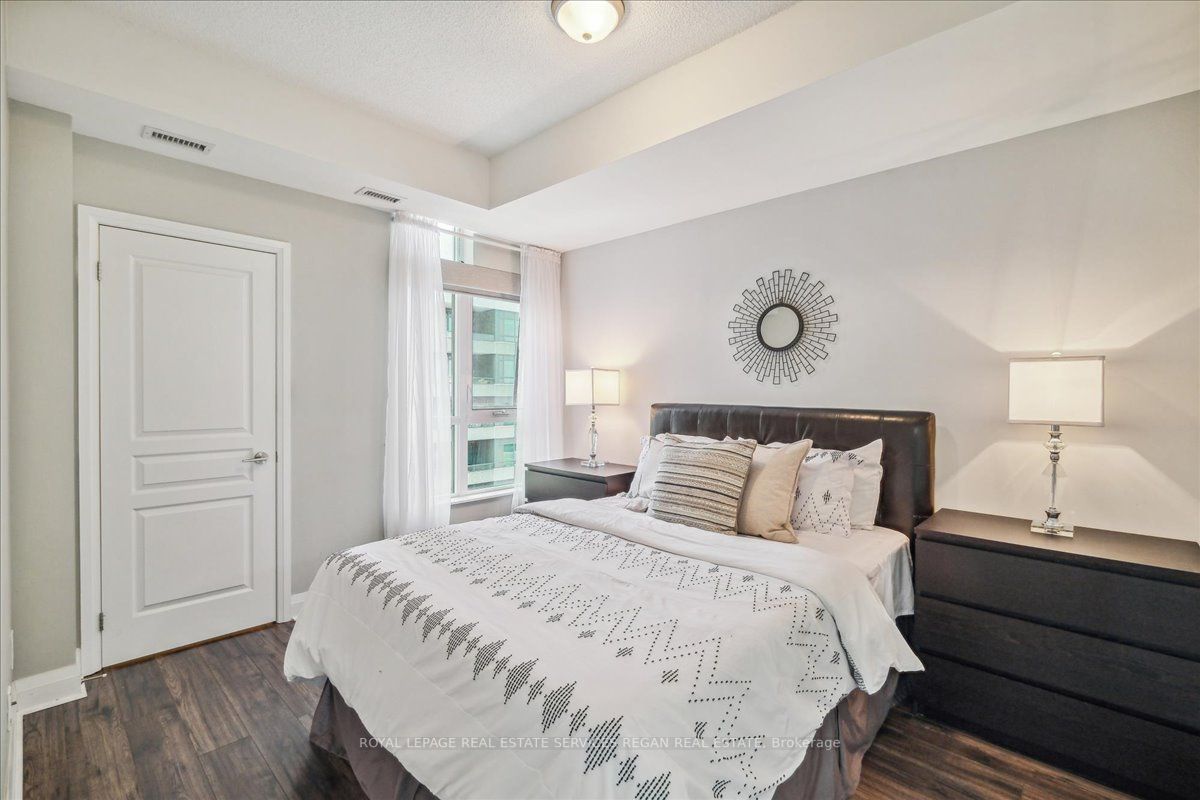 1 Hurontario St, #515