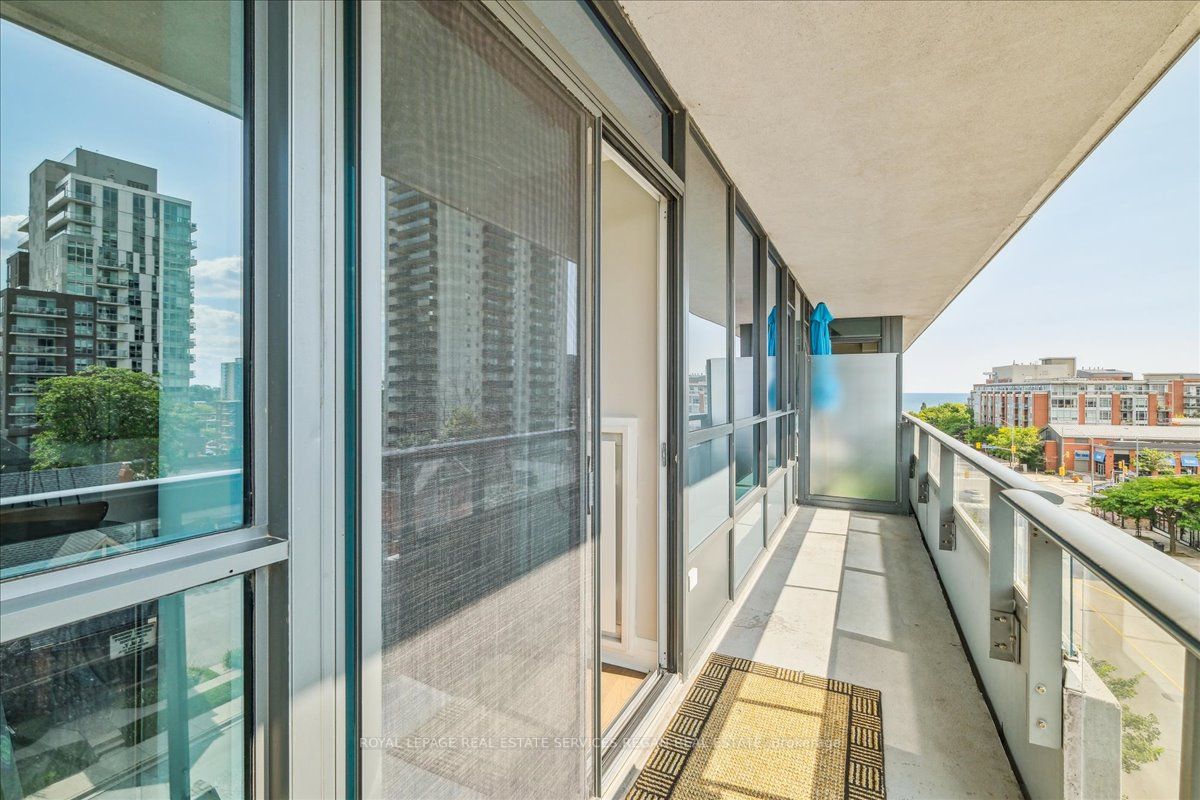 1 Hurontario St, #515