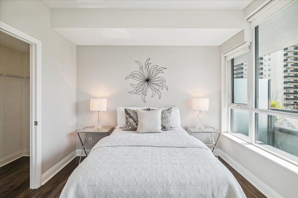 1 Hurontario St, #515