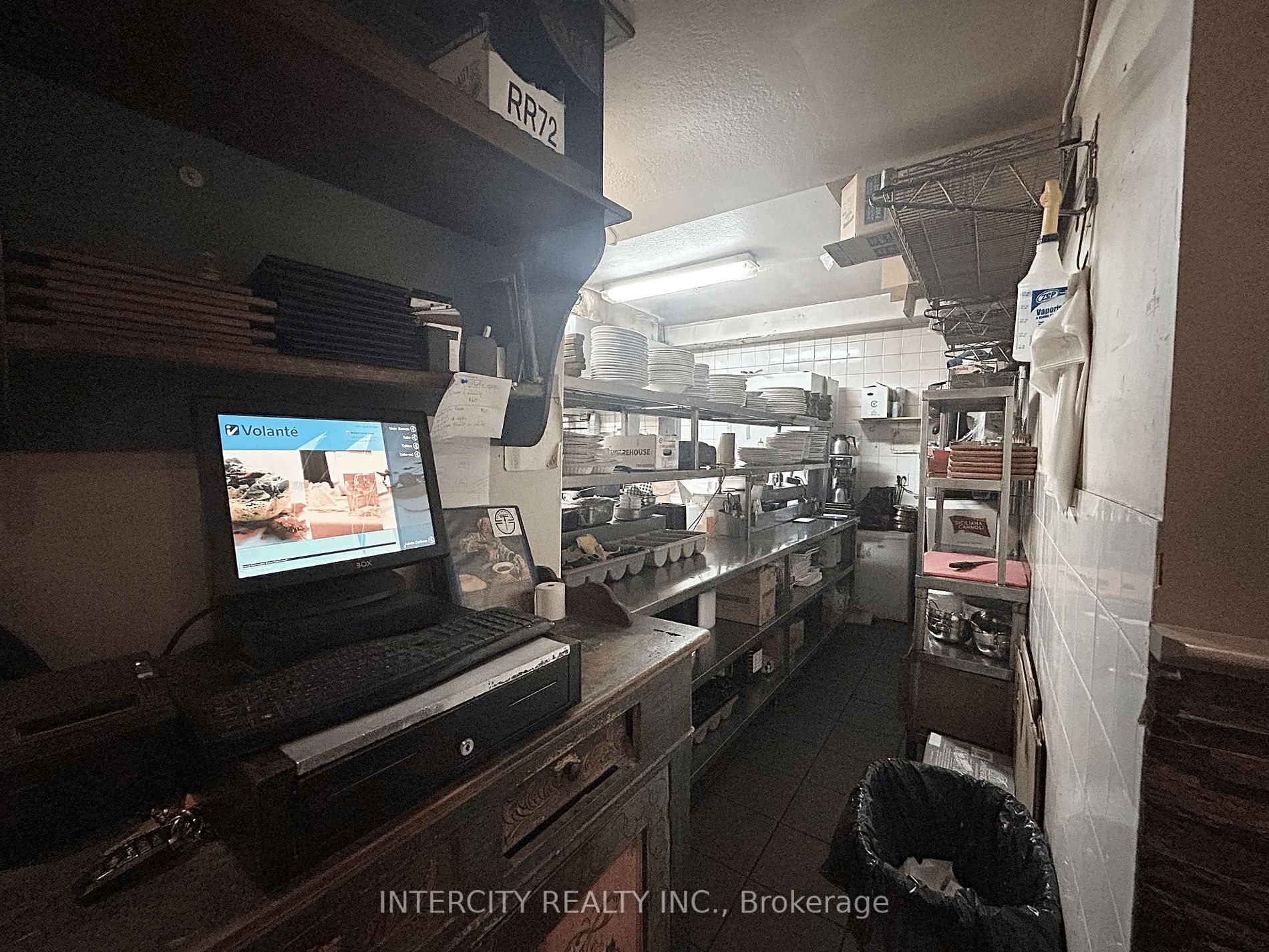 130 Thomas St, #101