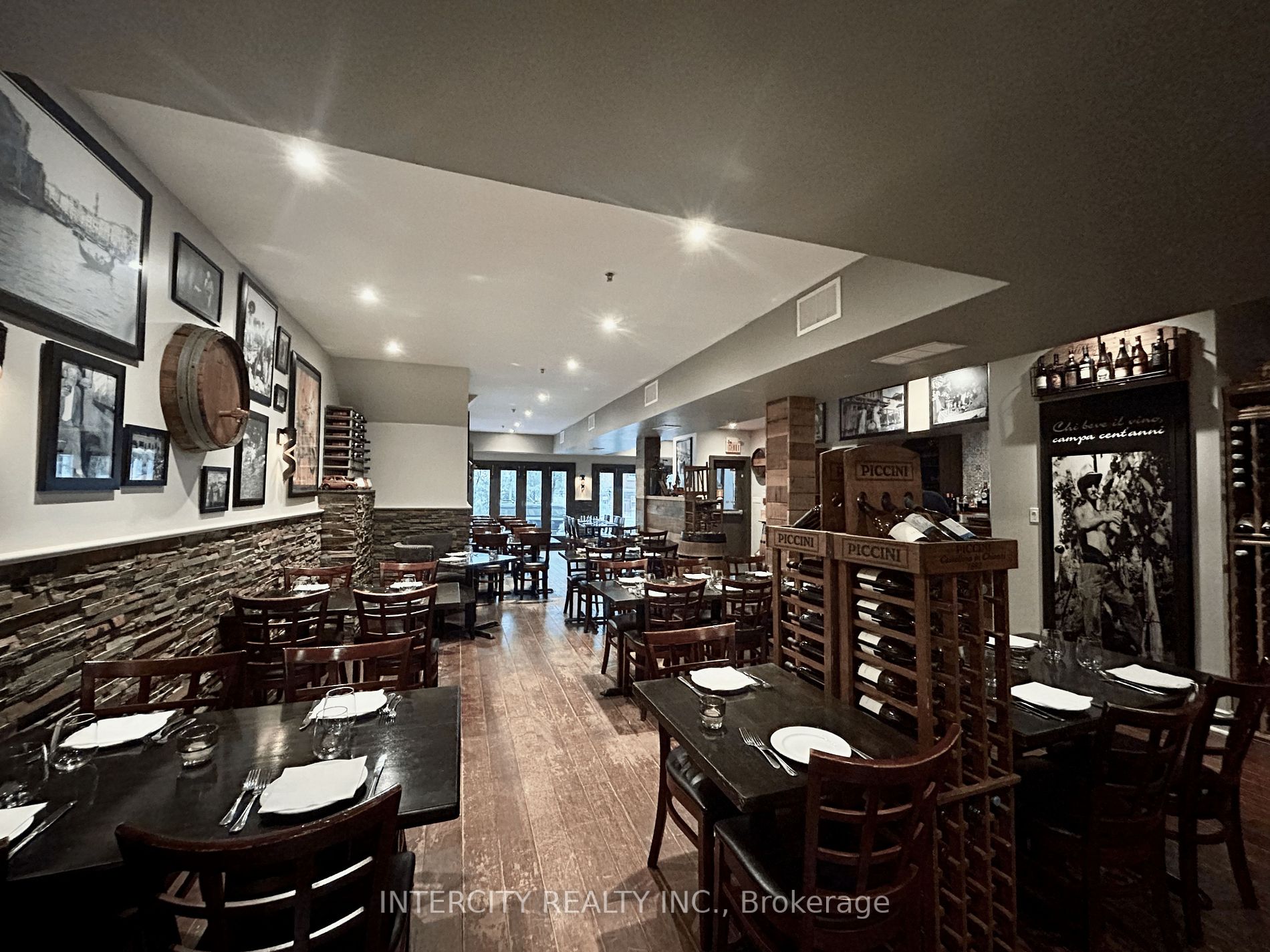 130 Thomas St, #101