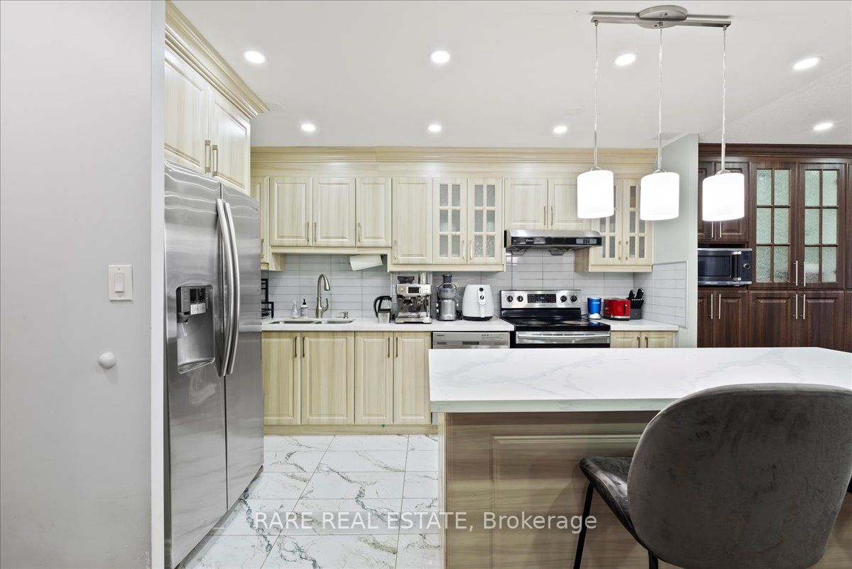 2095 Roche Crt, #185