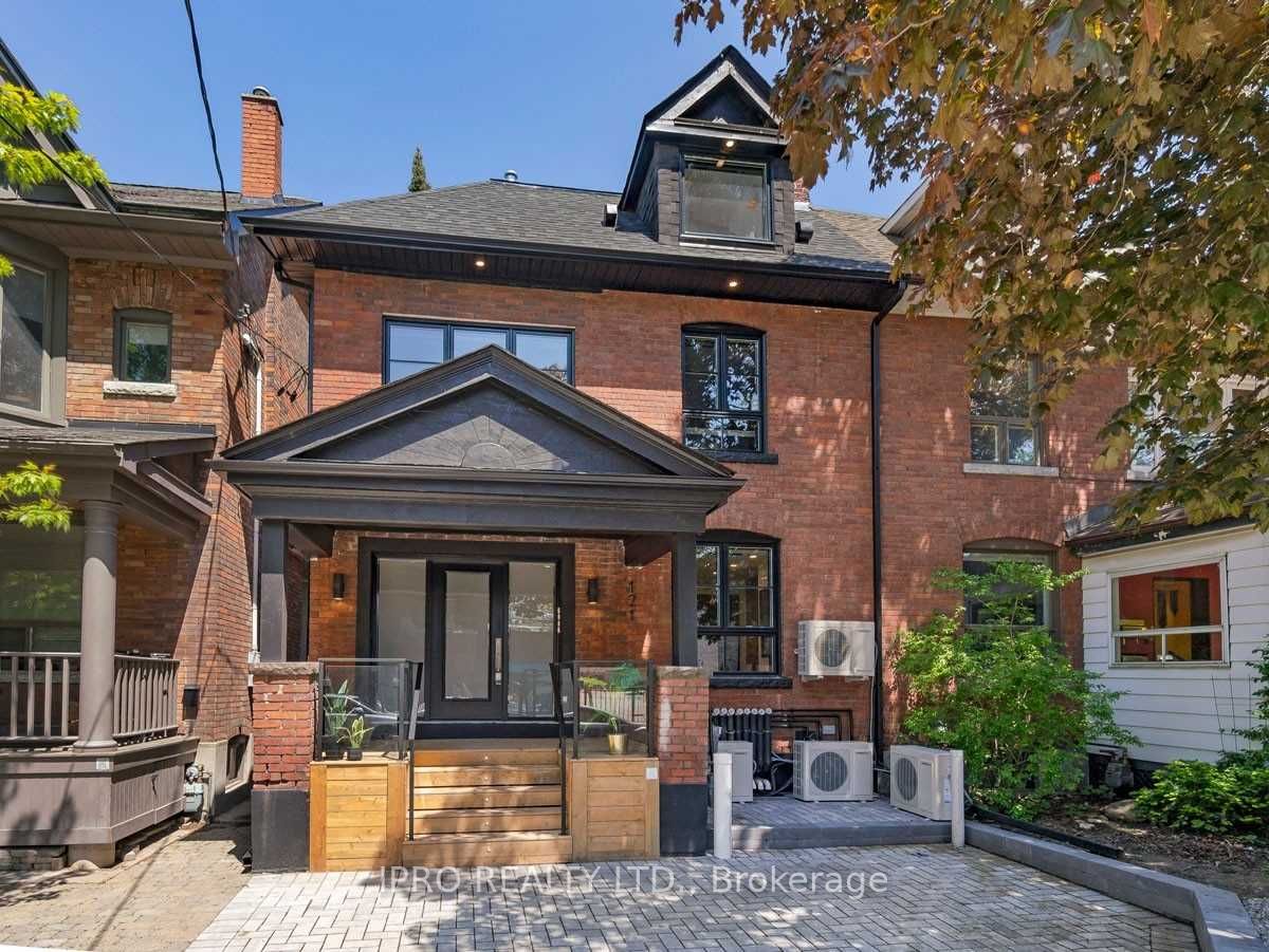 121 Sorauren Ave, #Main