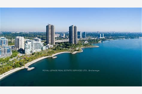 2045 Lake Shore Blvd W, Toronto