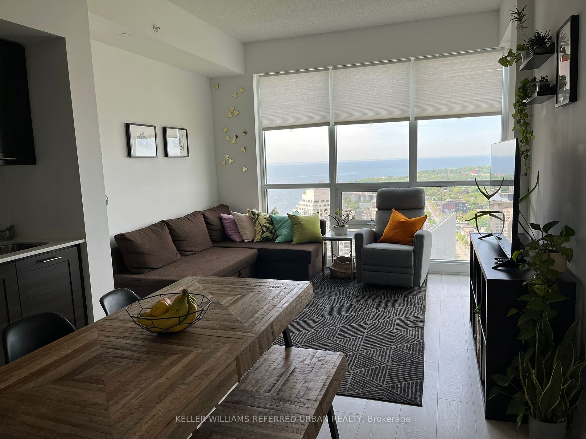 2220 Lakeshore Blvd, #4101