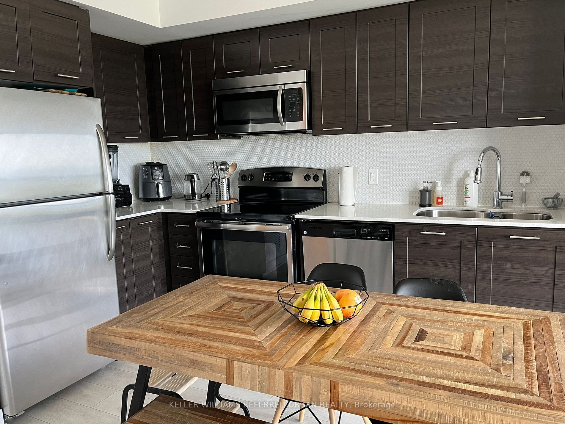 2220 Lakeshore Blvd, #4101