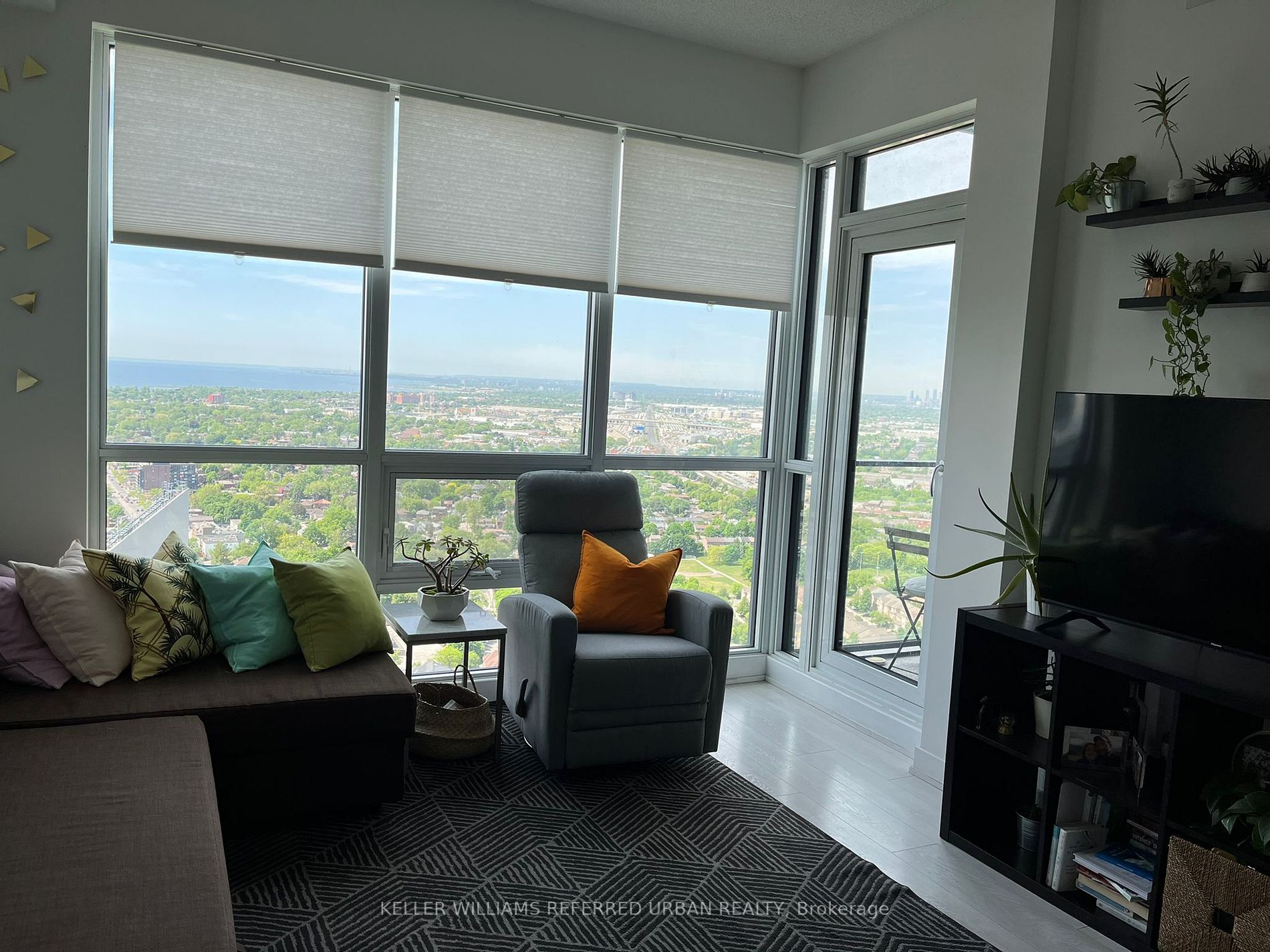 2220 Lakeshore Blvd, #4101
