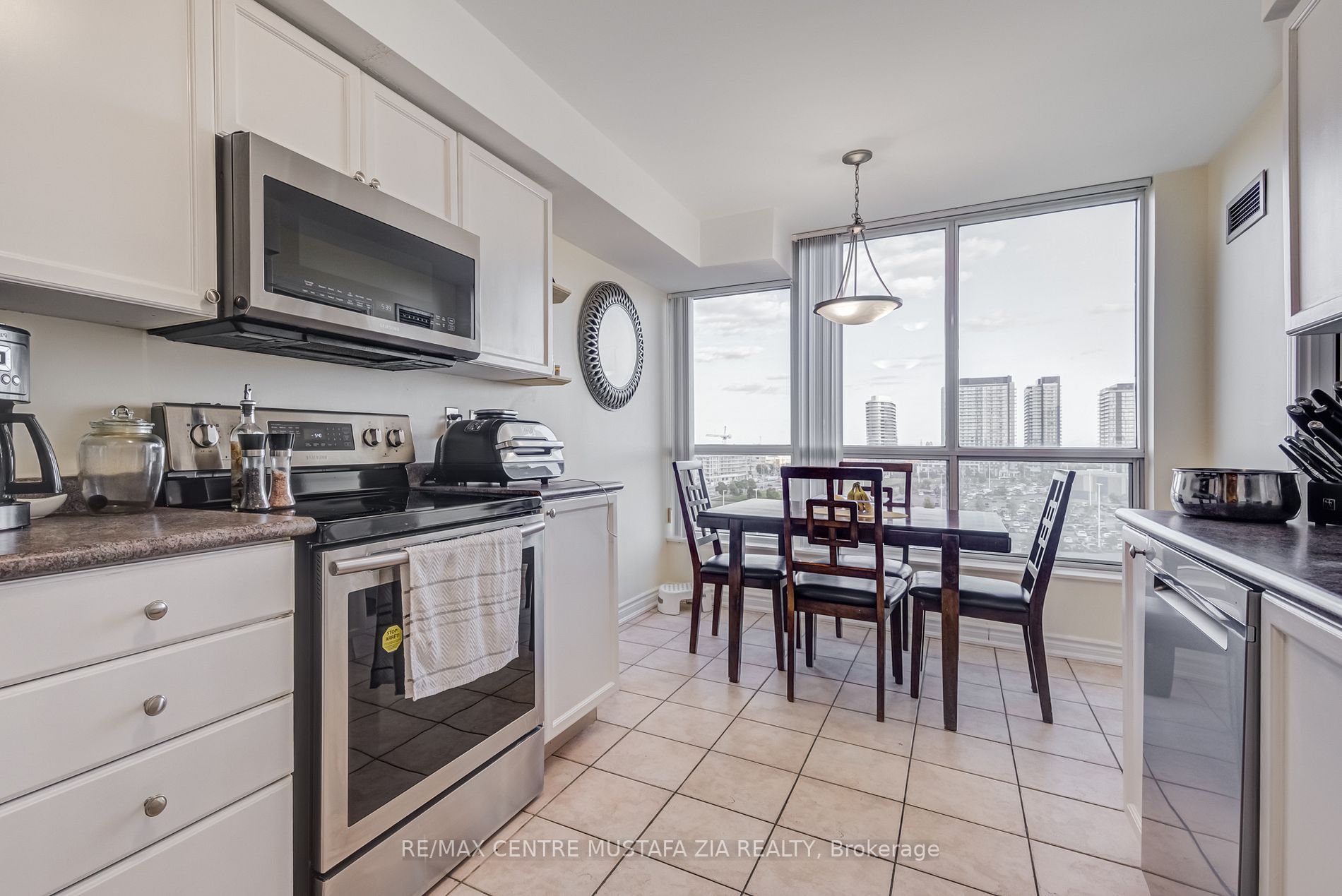 2585 Erin Centre Boulevard, #1005