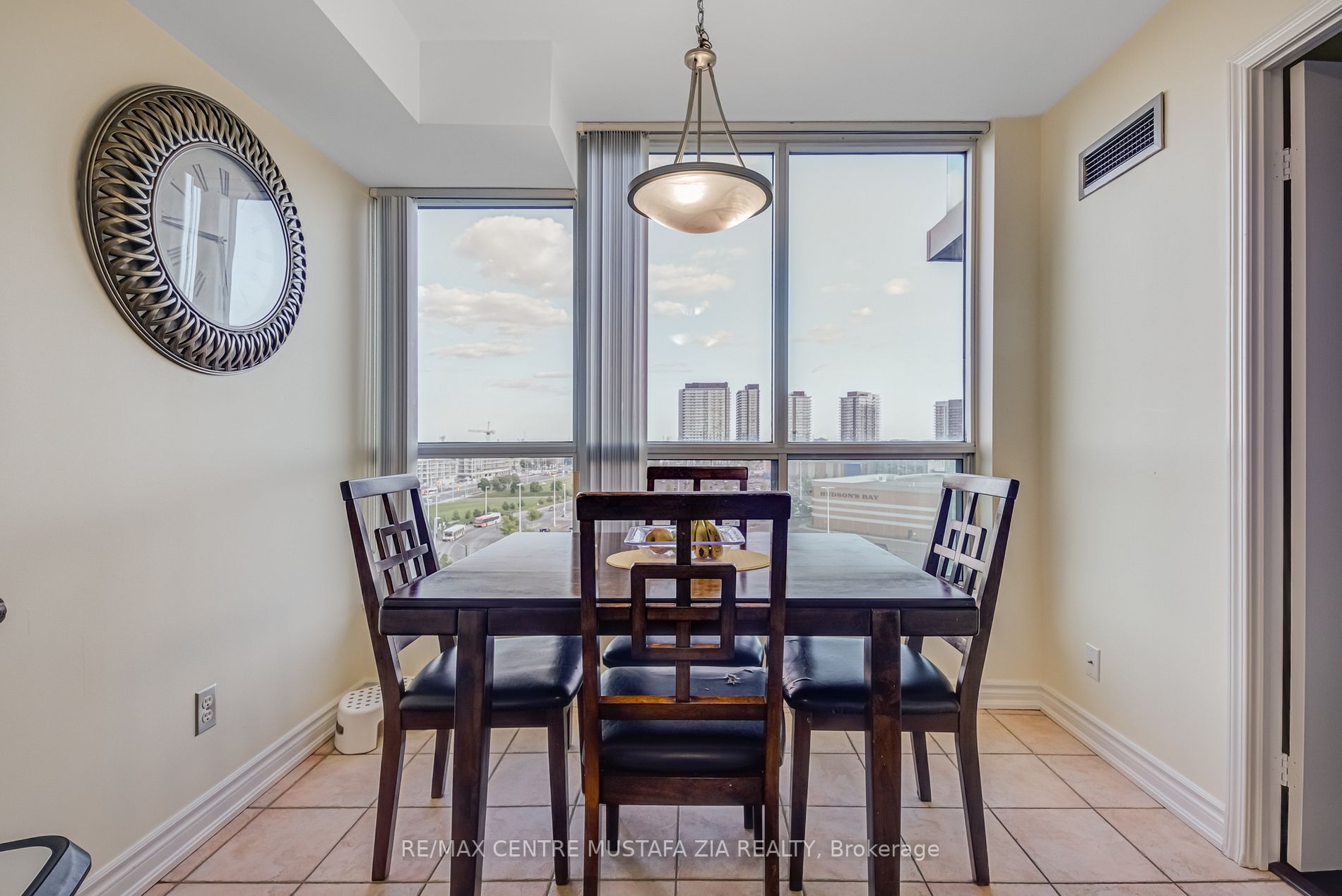 2585 Erin Centre Boulevard, #1005