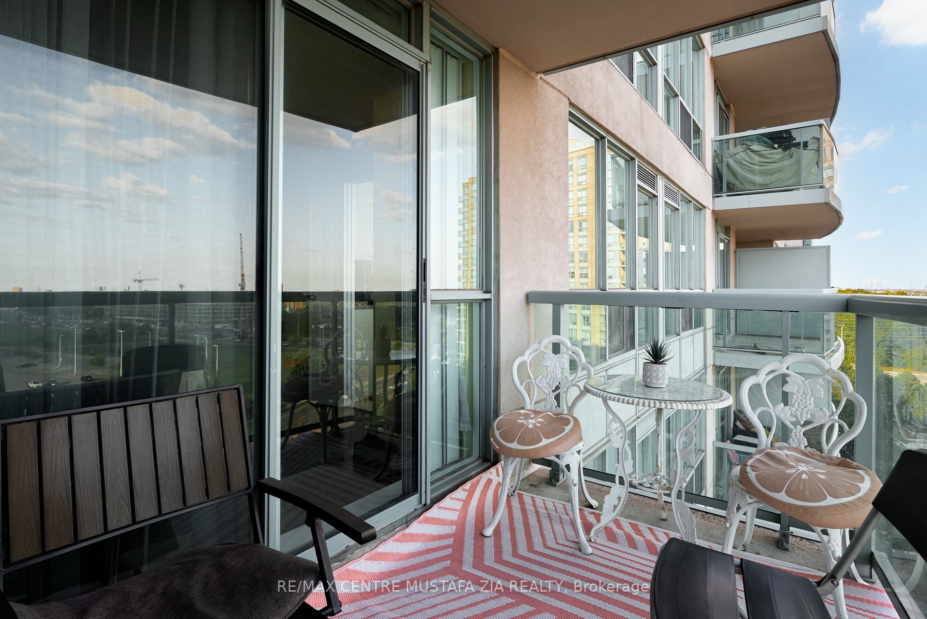 2585 Erin Centre Boulevard, #1005