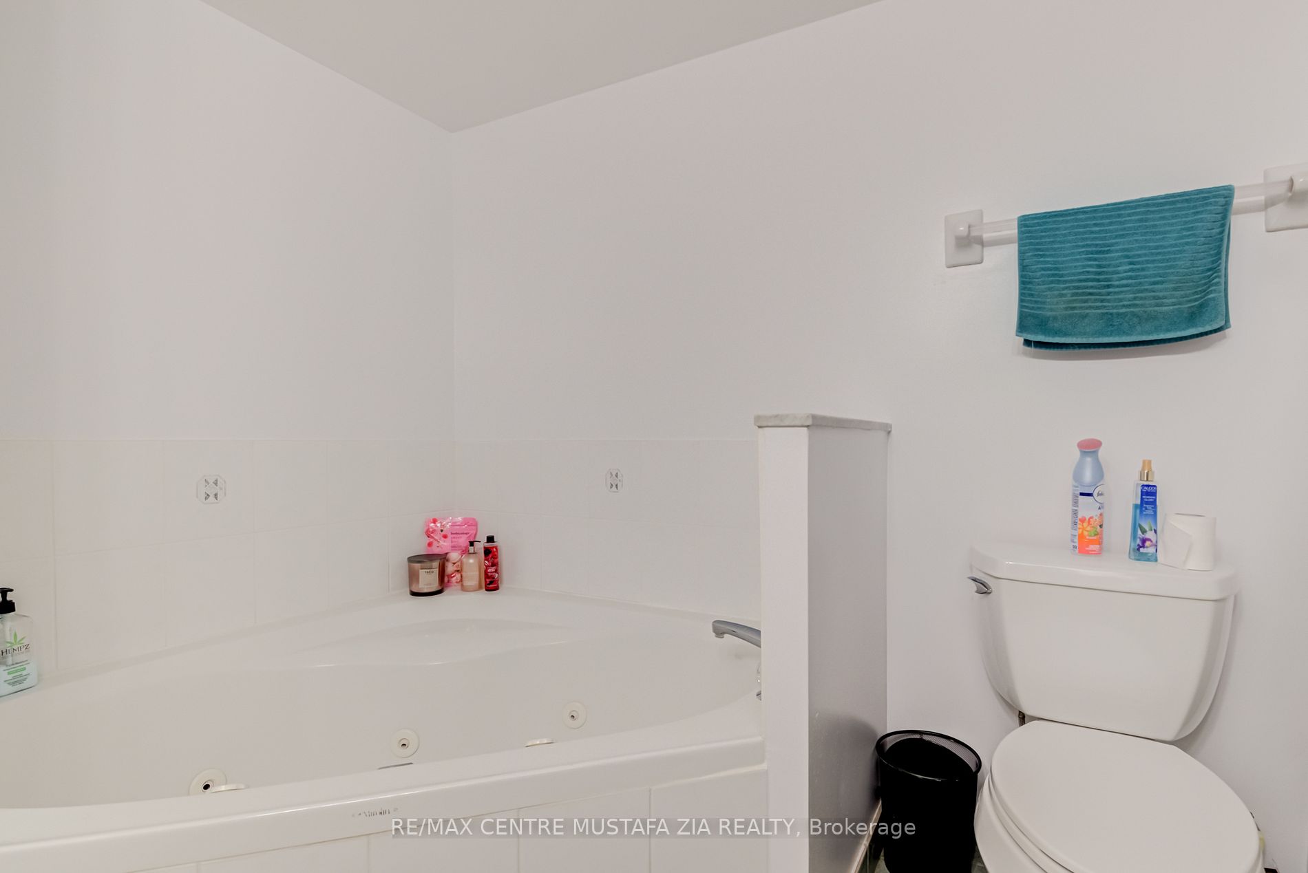 2585 Erin Centre Boulevard, #1005