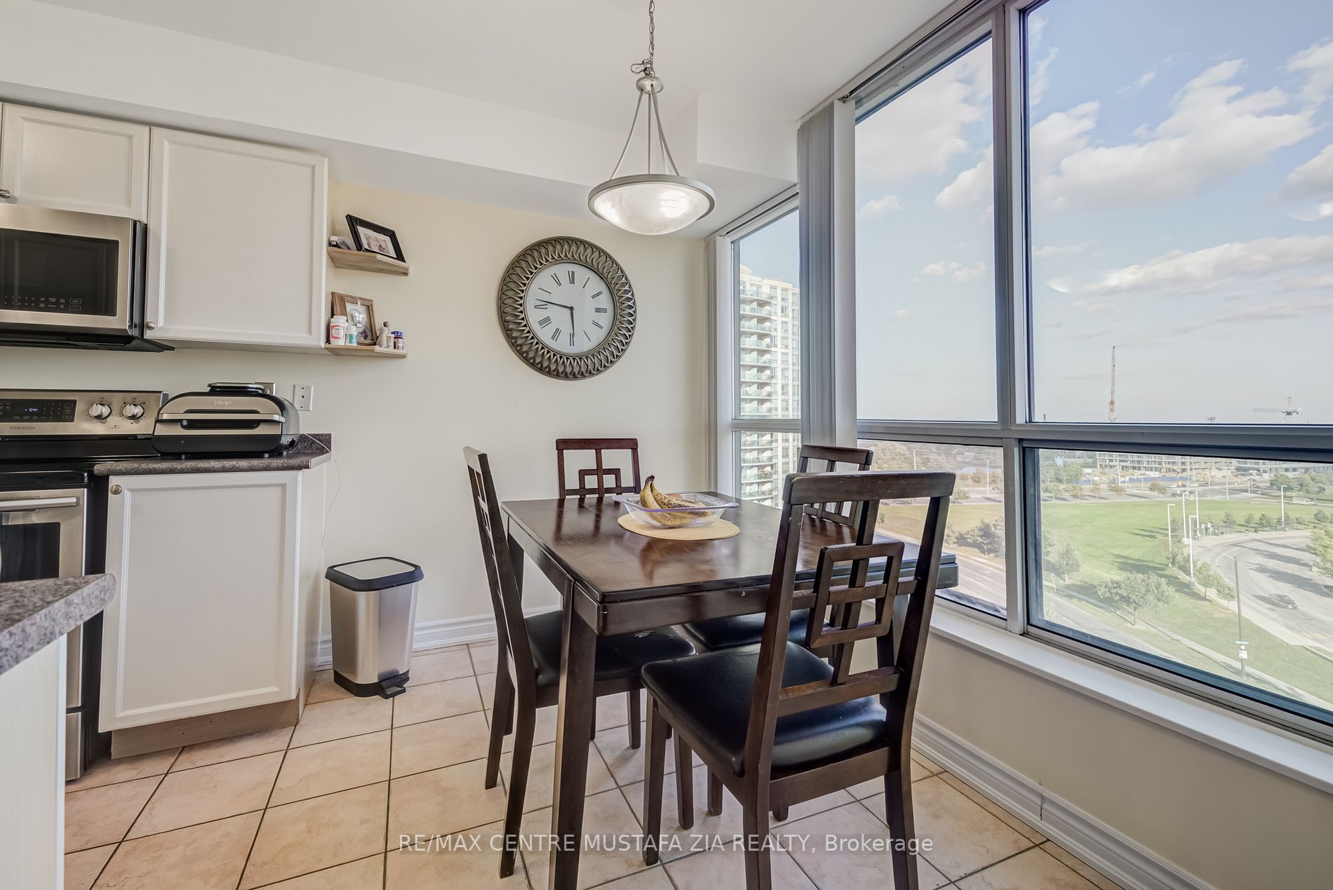 2585 Erin Centre Boulevard, #1005