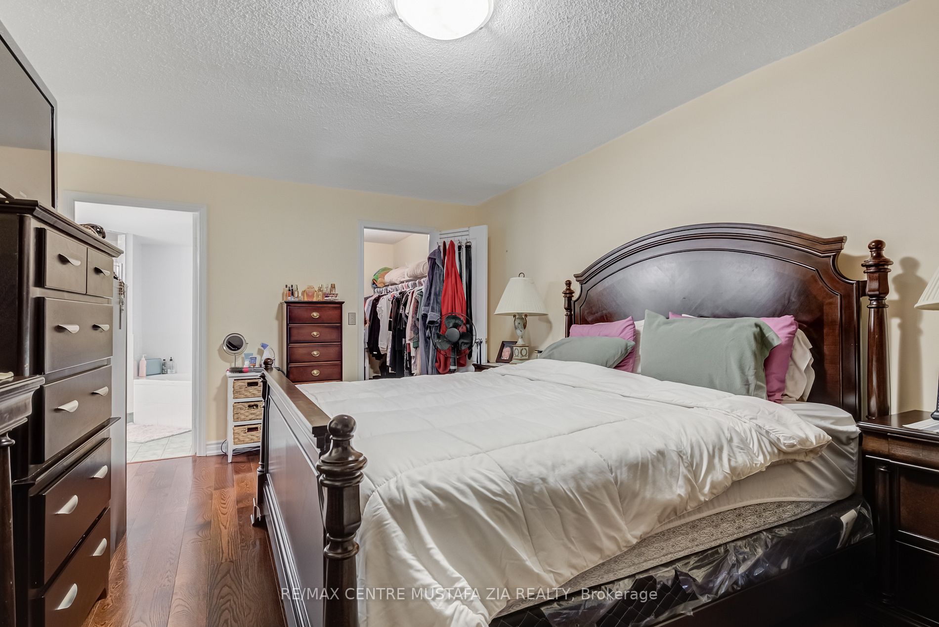 2585 Erin Centre Boulevard, #1005
