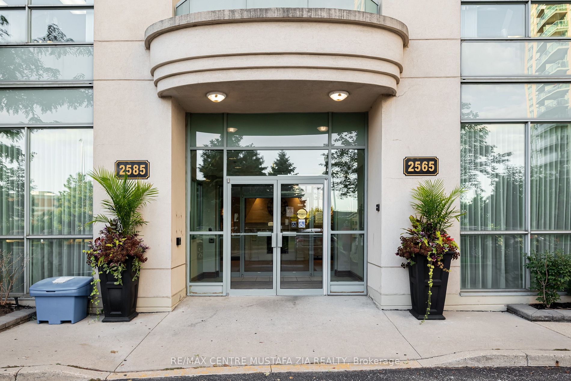 2585 Erin Centre Blvd, #1005