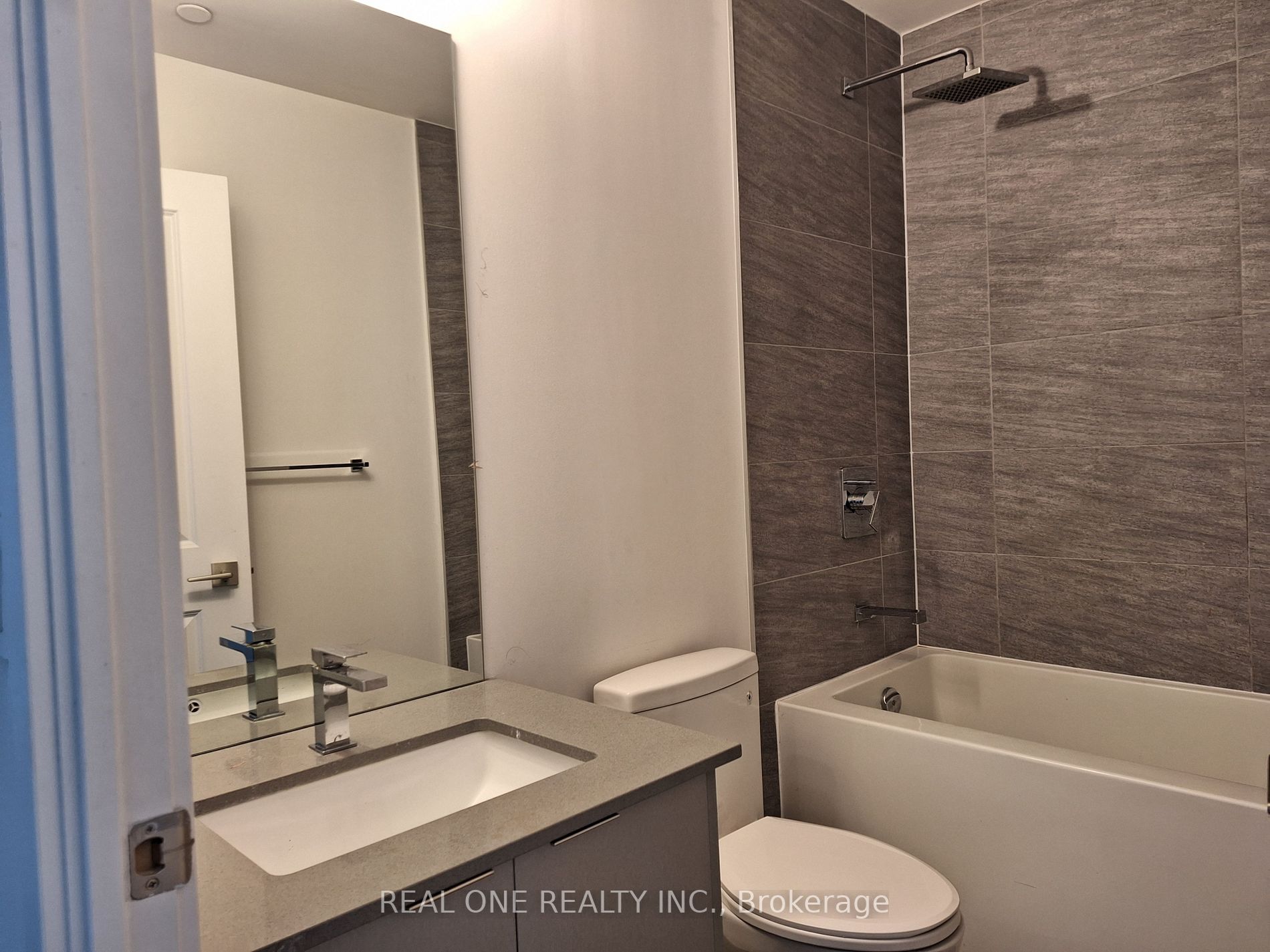 297 Oak Walk Dr, #706