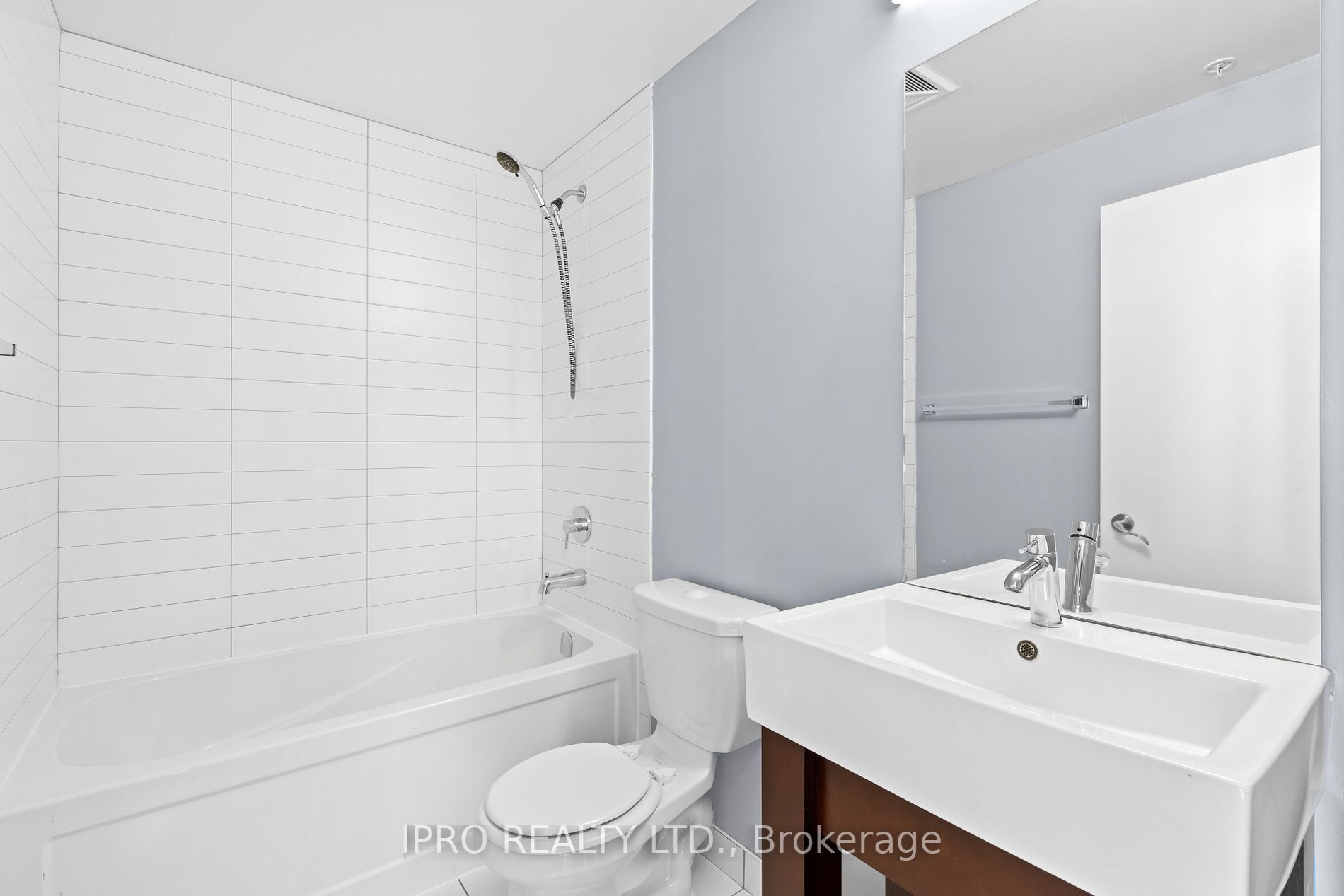 840 Queens Plate Dr, #1207