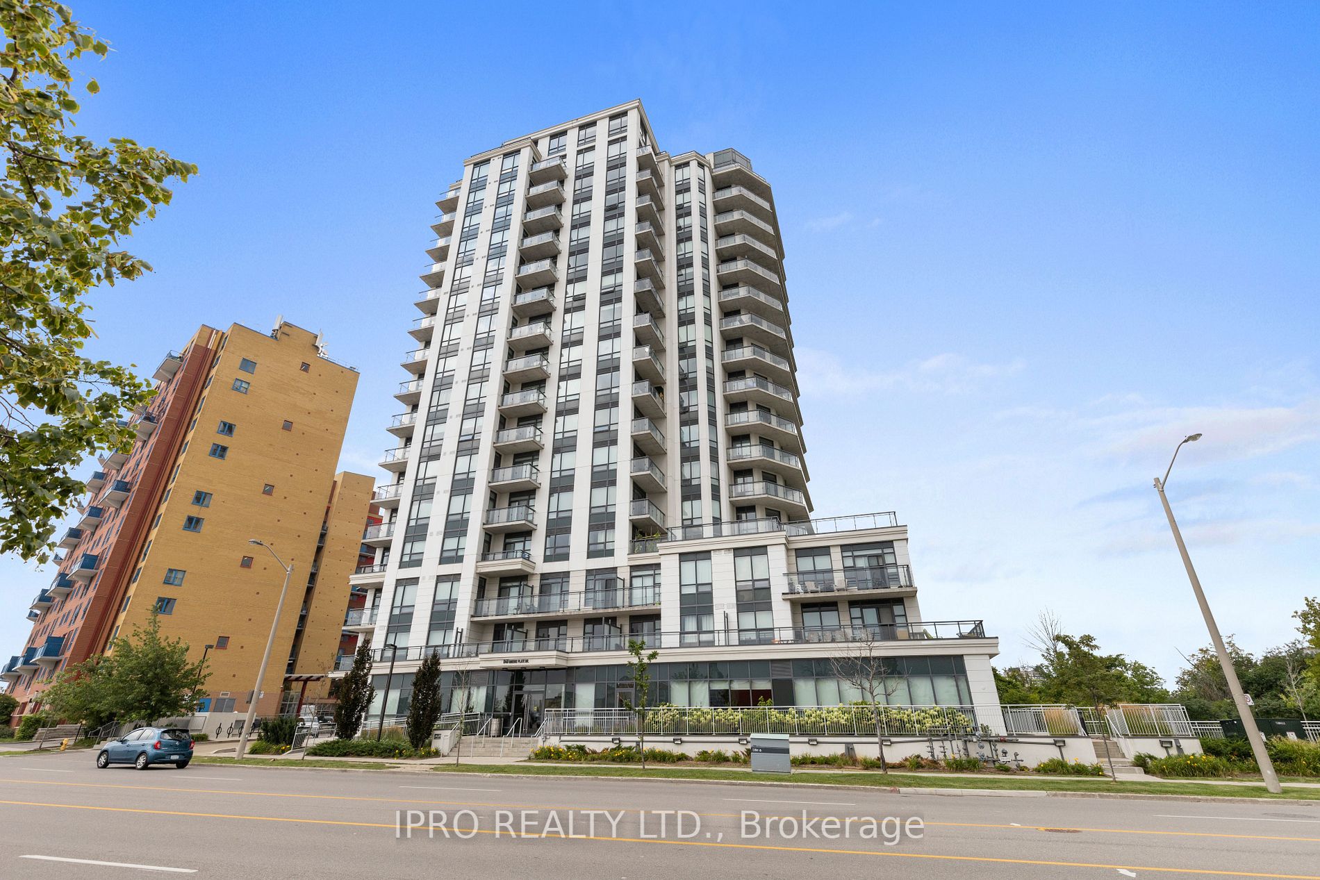 840 Queens Plate Dr, #1207