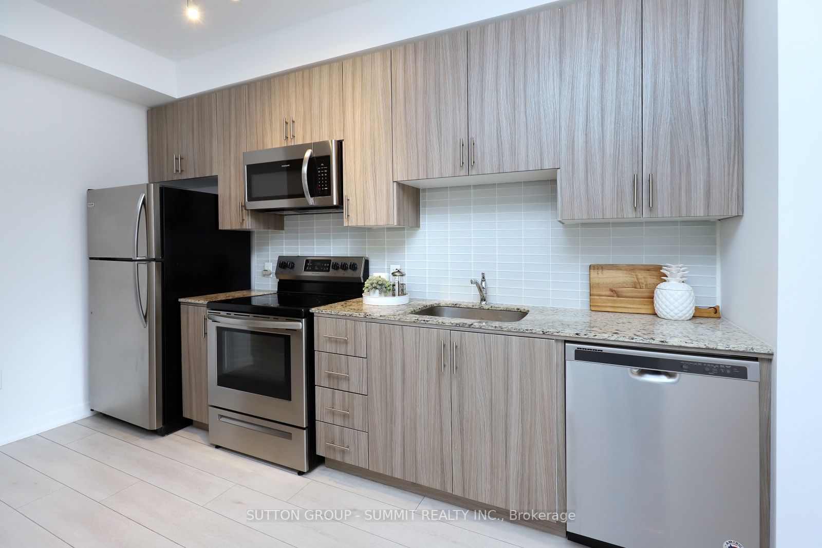 4040 Upper Middle Road, #211