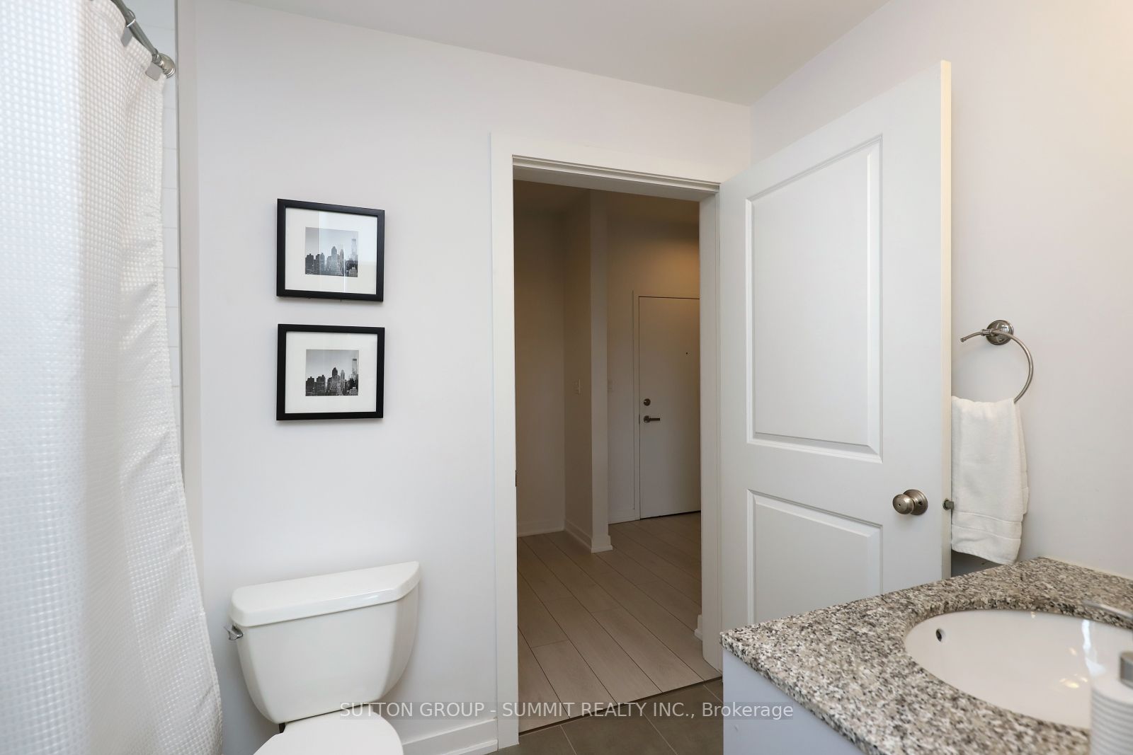 4040 Upper Middle Road, #211