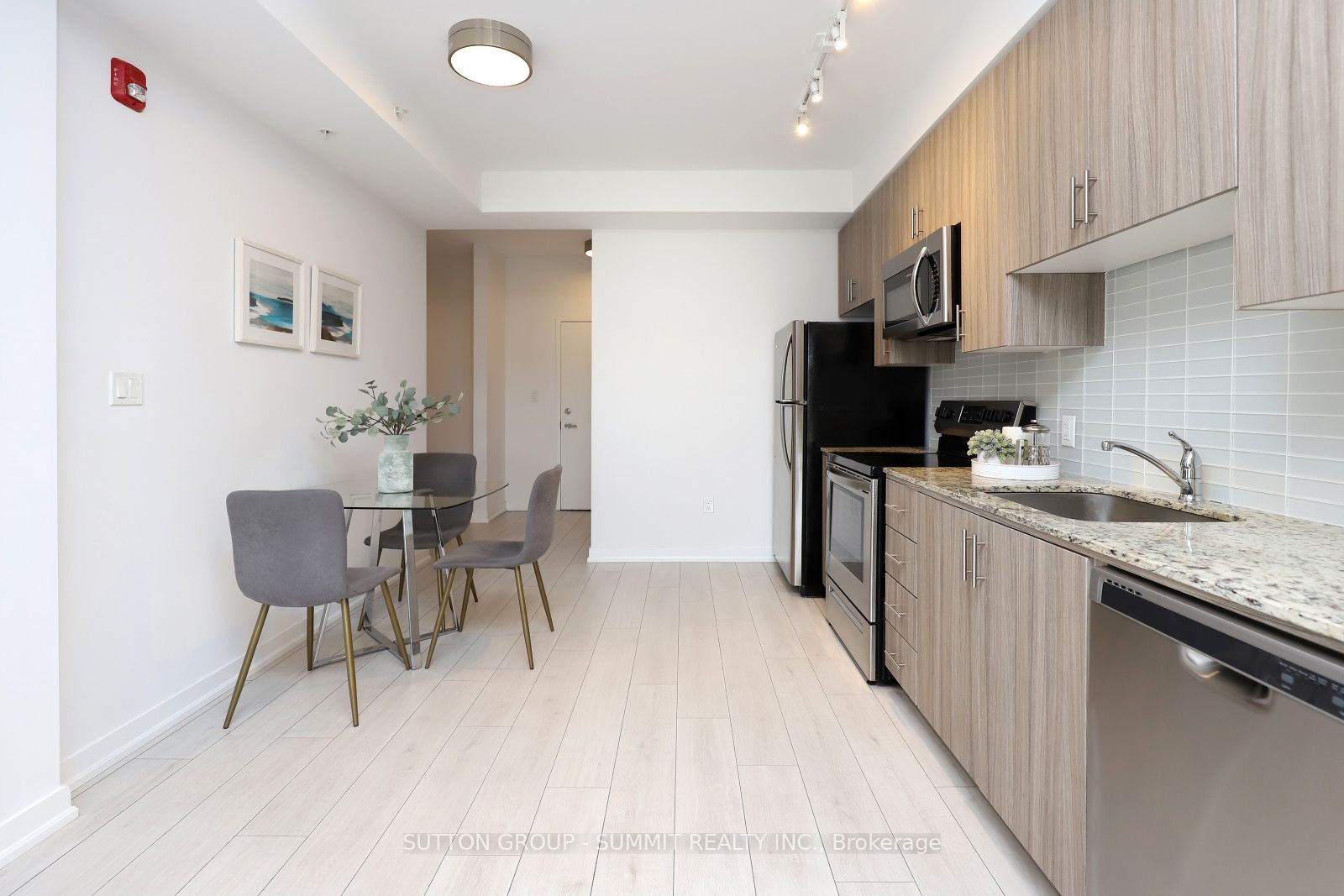 4040 Upper Middle Road, #211