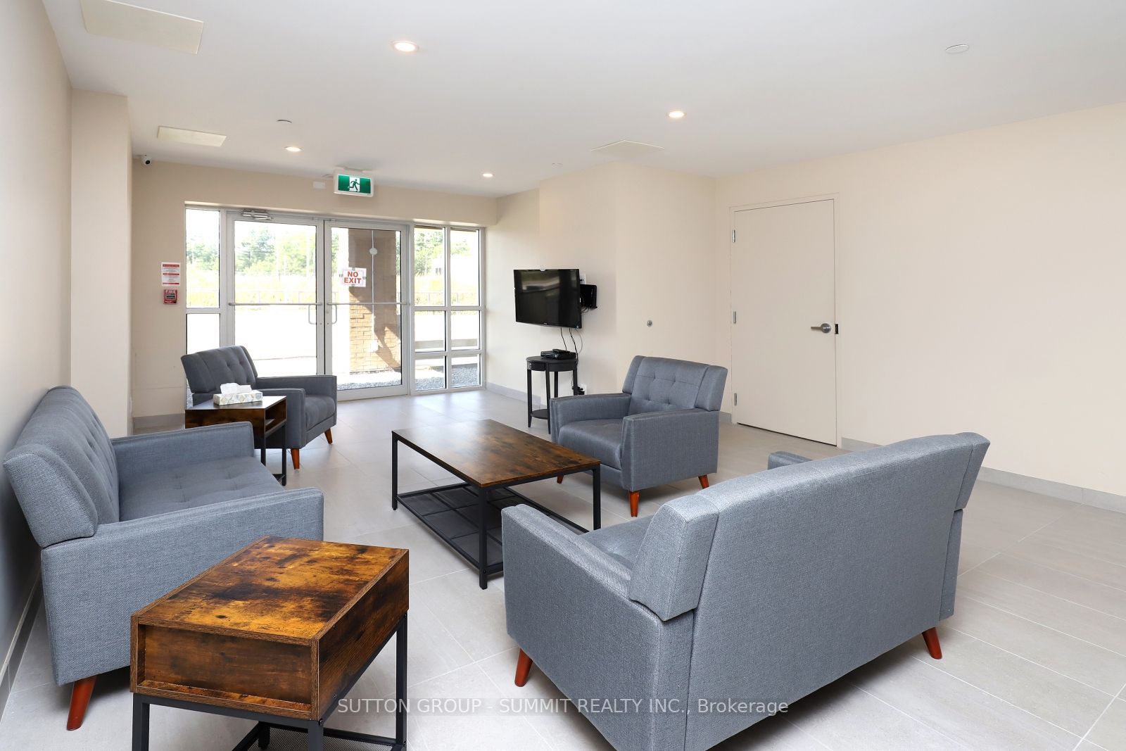 4040 Upper Middle Road, #211
