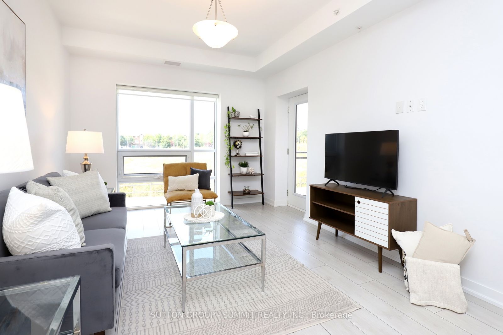 4040 Upper Middle Road, #211