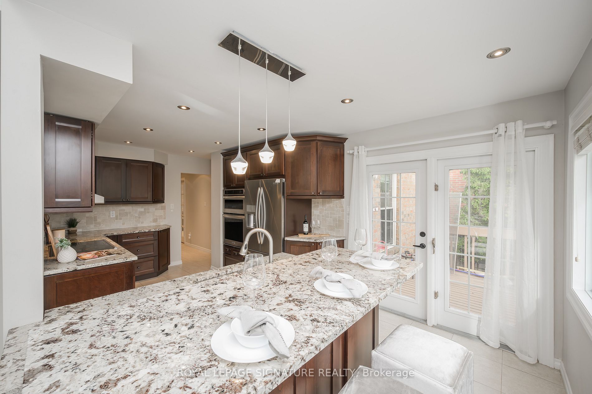6919 Hickling Crescent