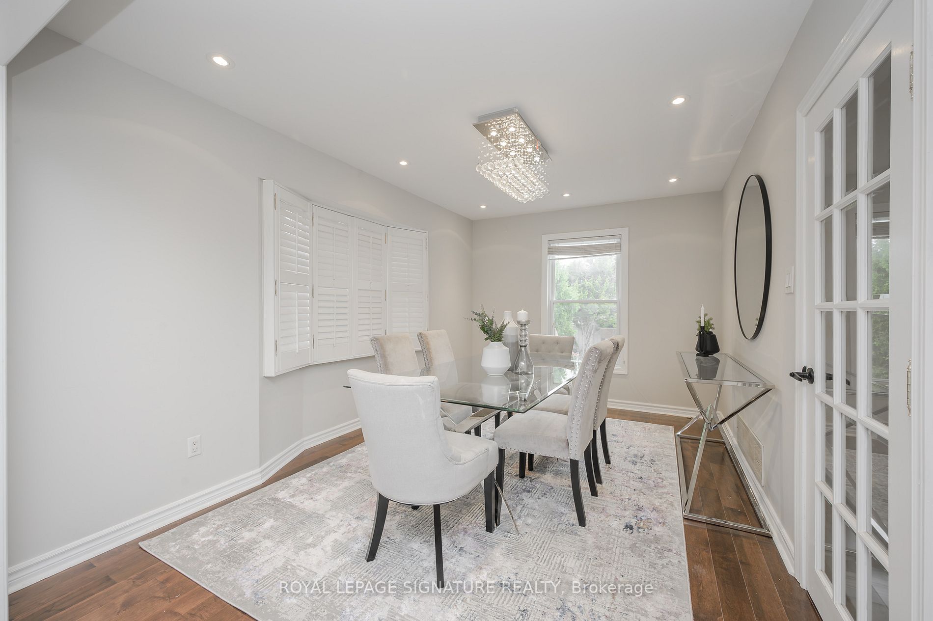 6919 Hickling Crescent