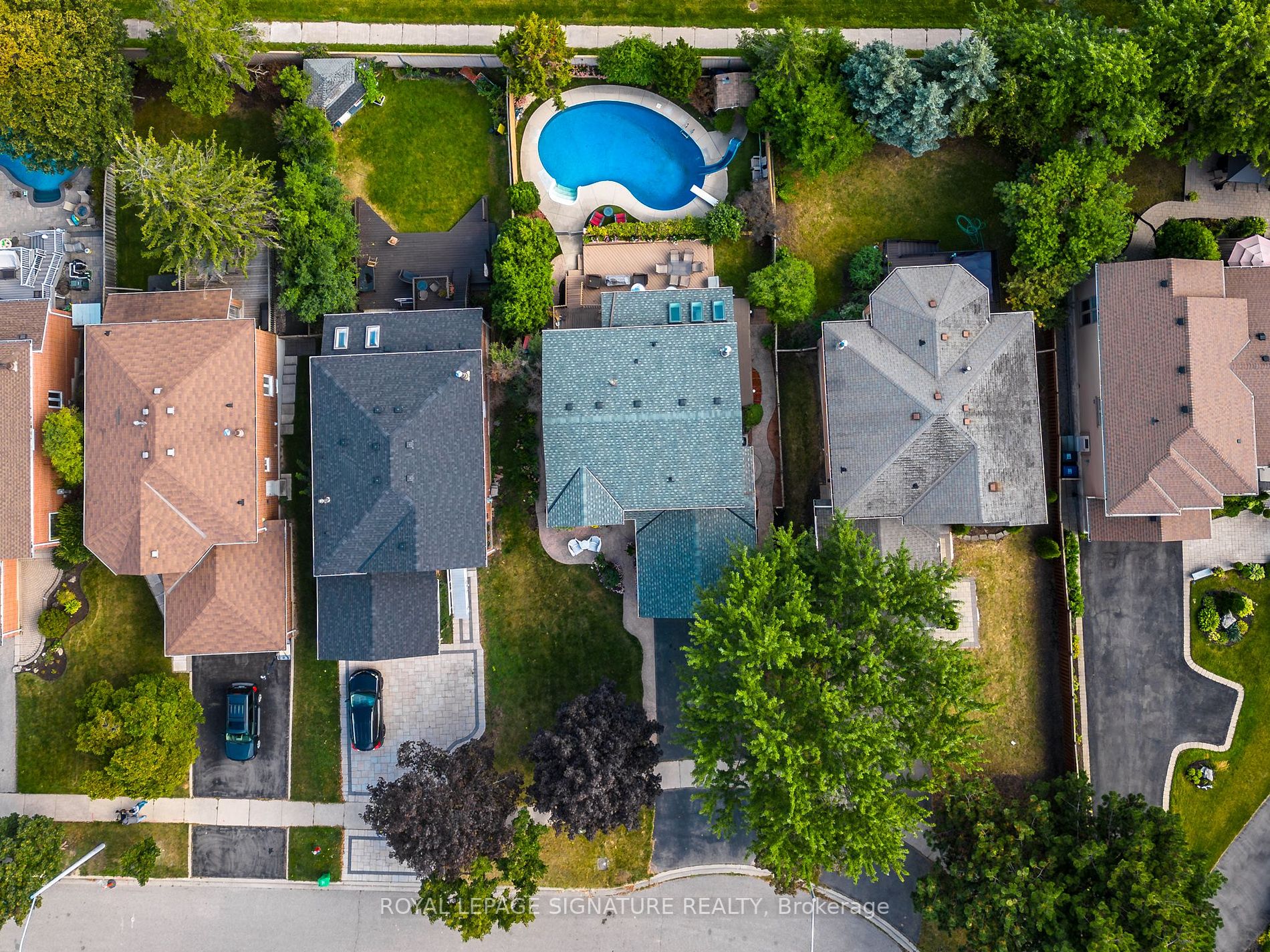 6919 Hickling Crescent