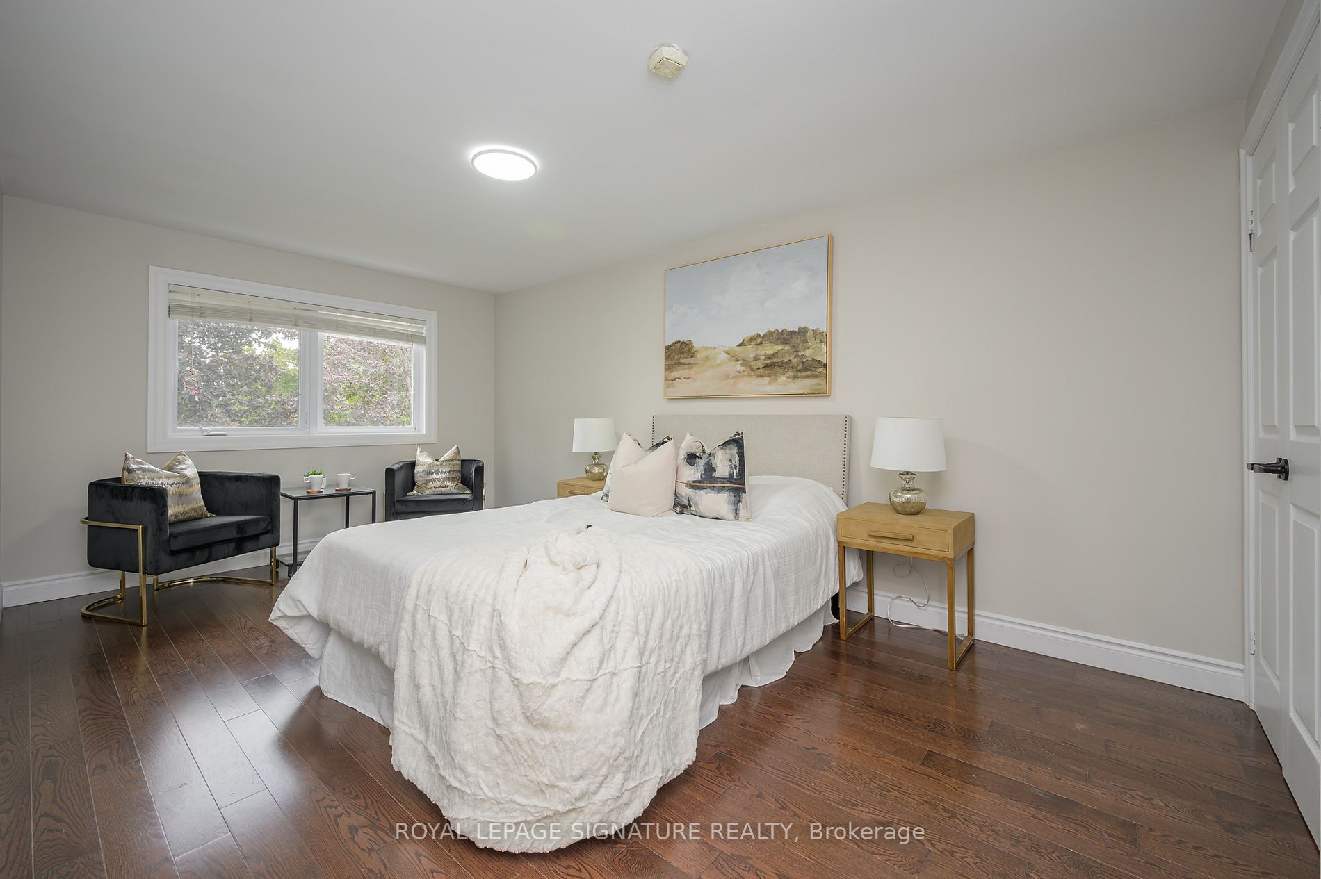 6919 Hickling Crescent