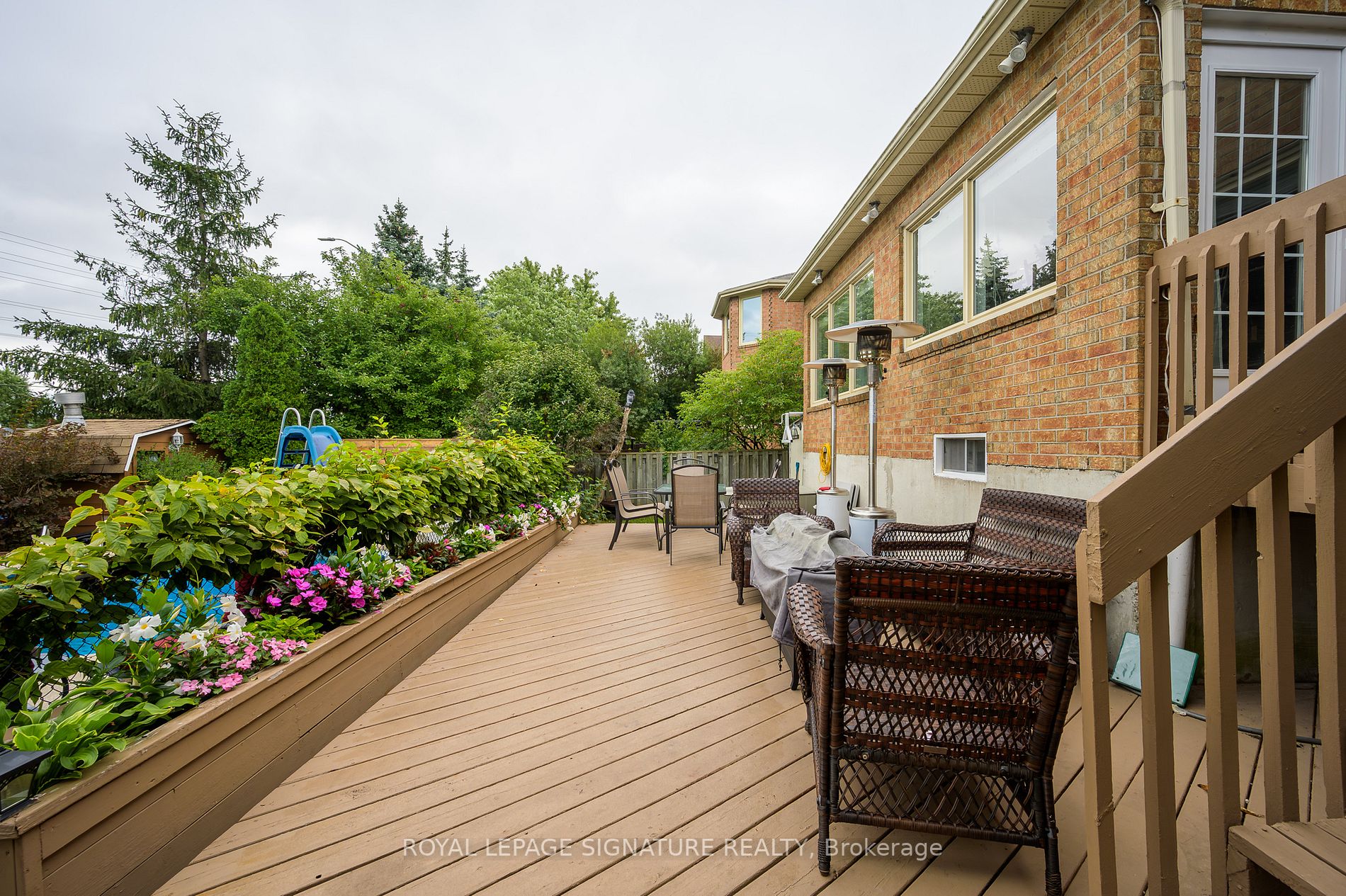 6919 Hickling Crescent