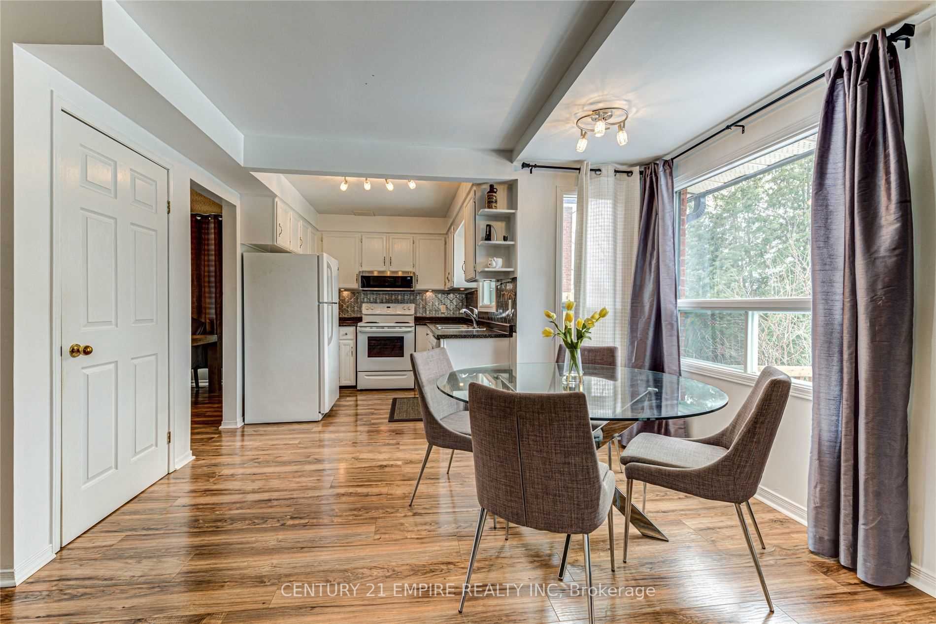 12 Fieldgate Dr