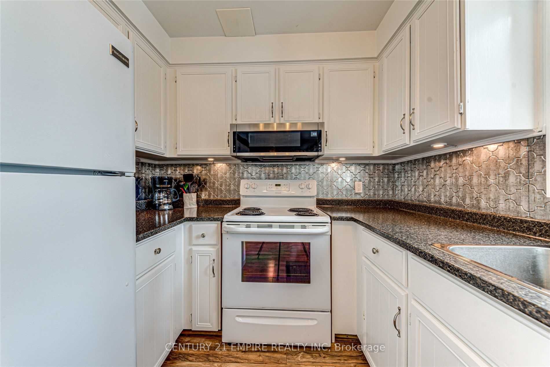 12 Fieldgate Dr