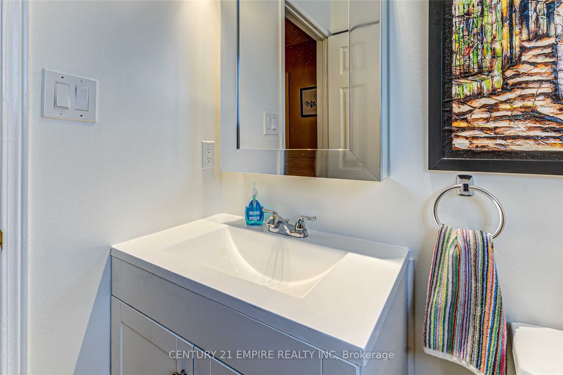 12 Fieldgate Dr