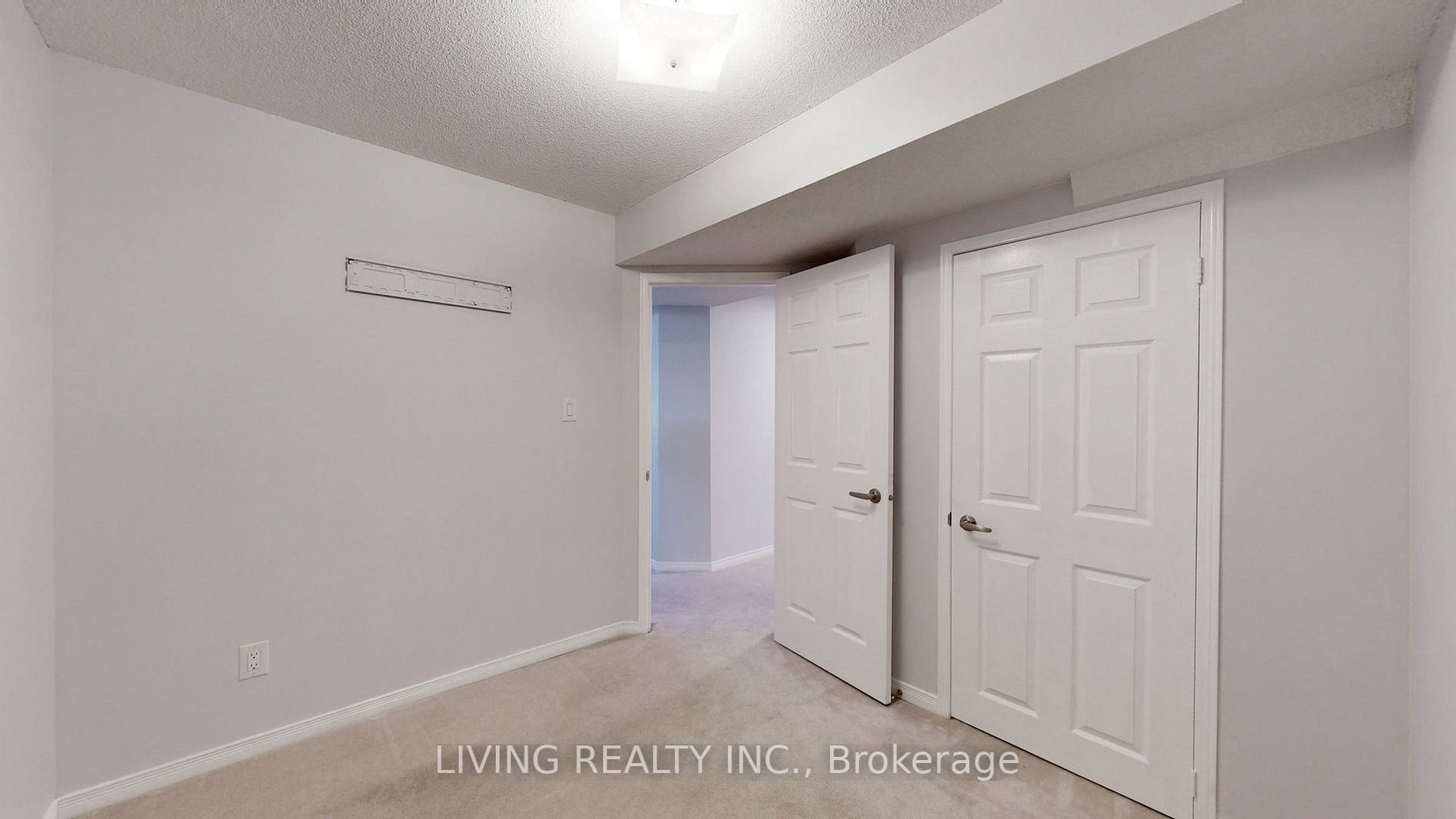 84 Abbotsbury Drive