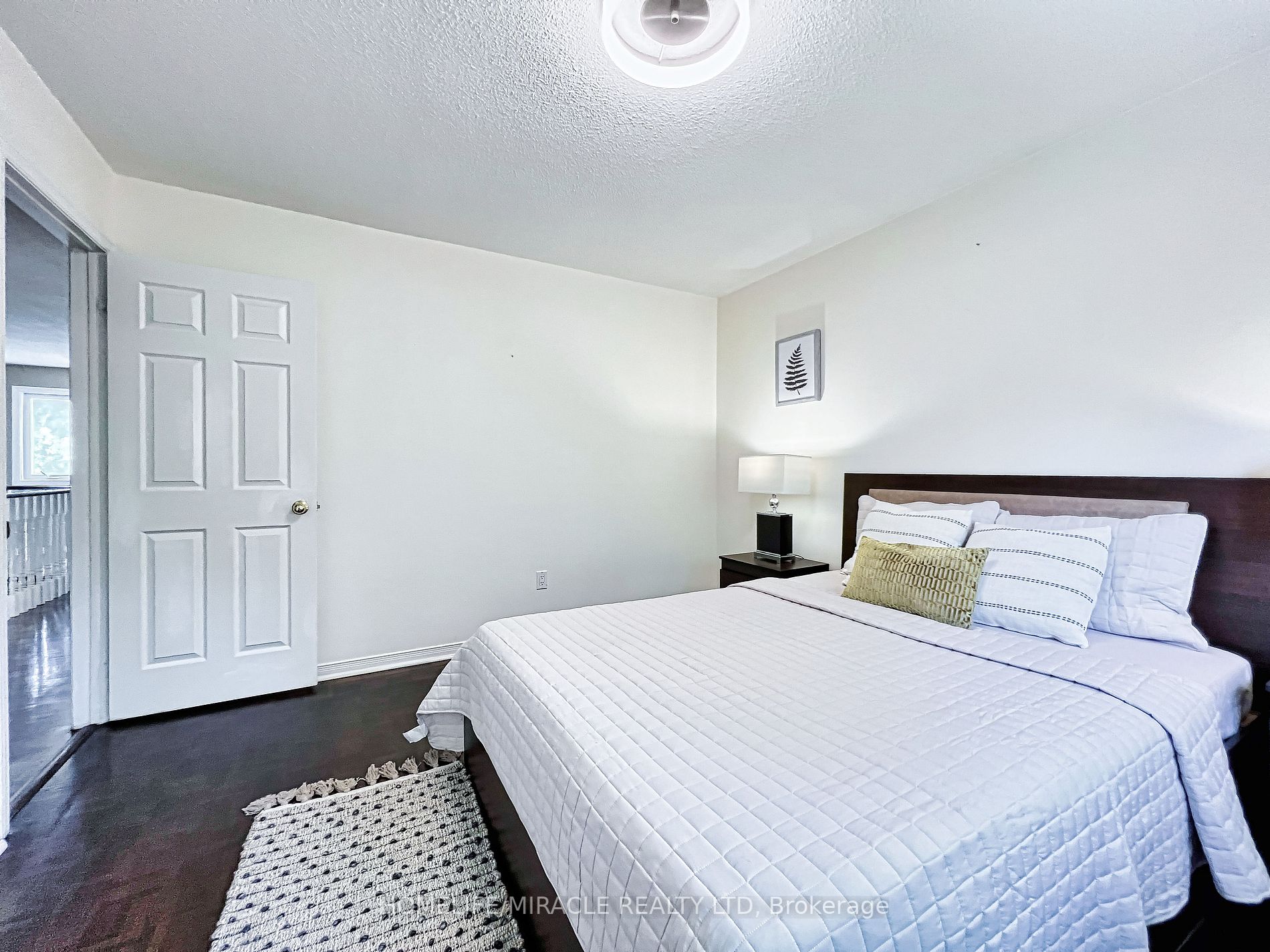 4478 Grassland Crescent