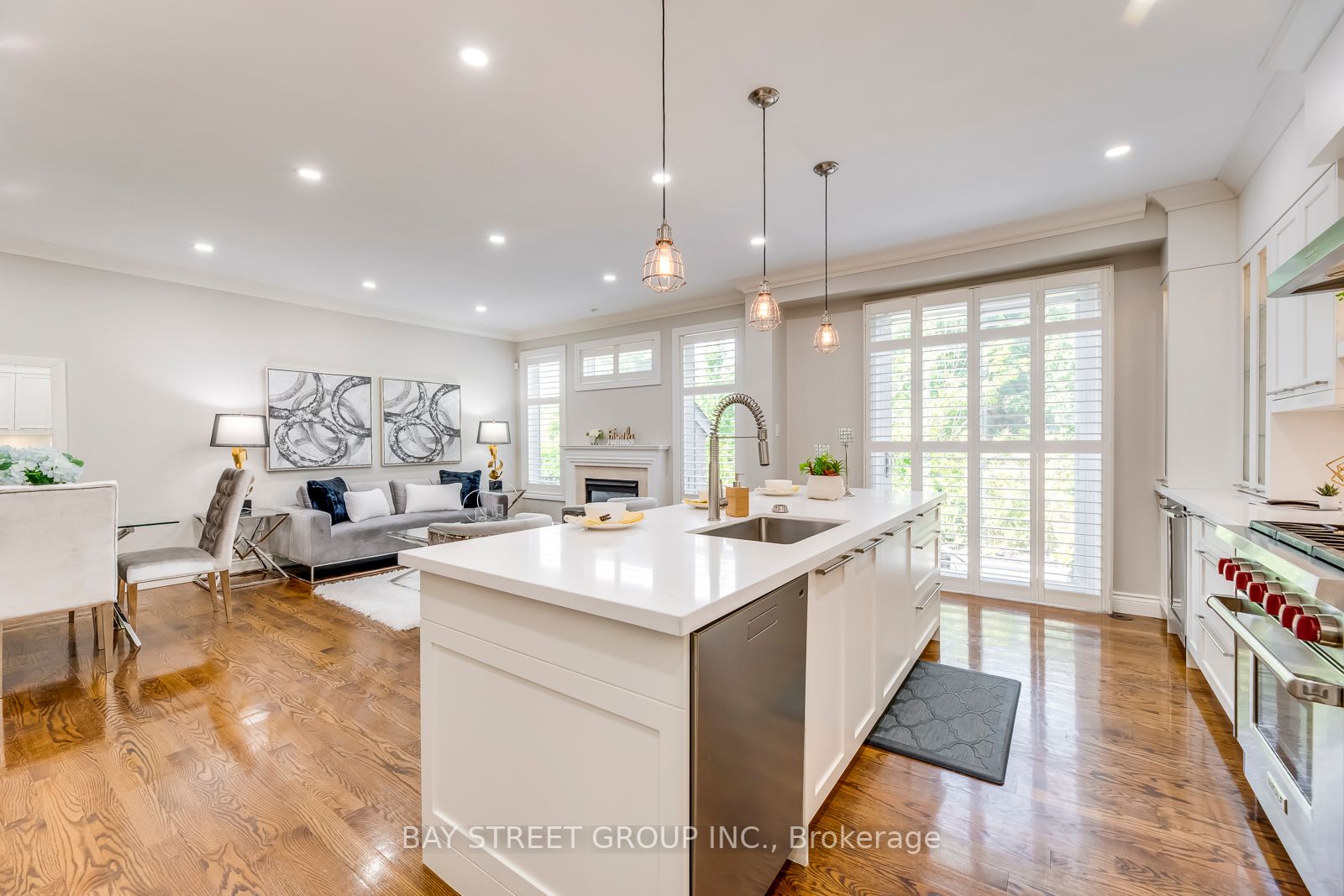 2337 Woodfield Road