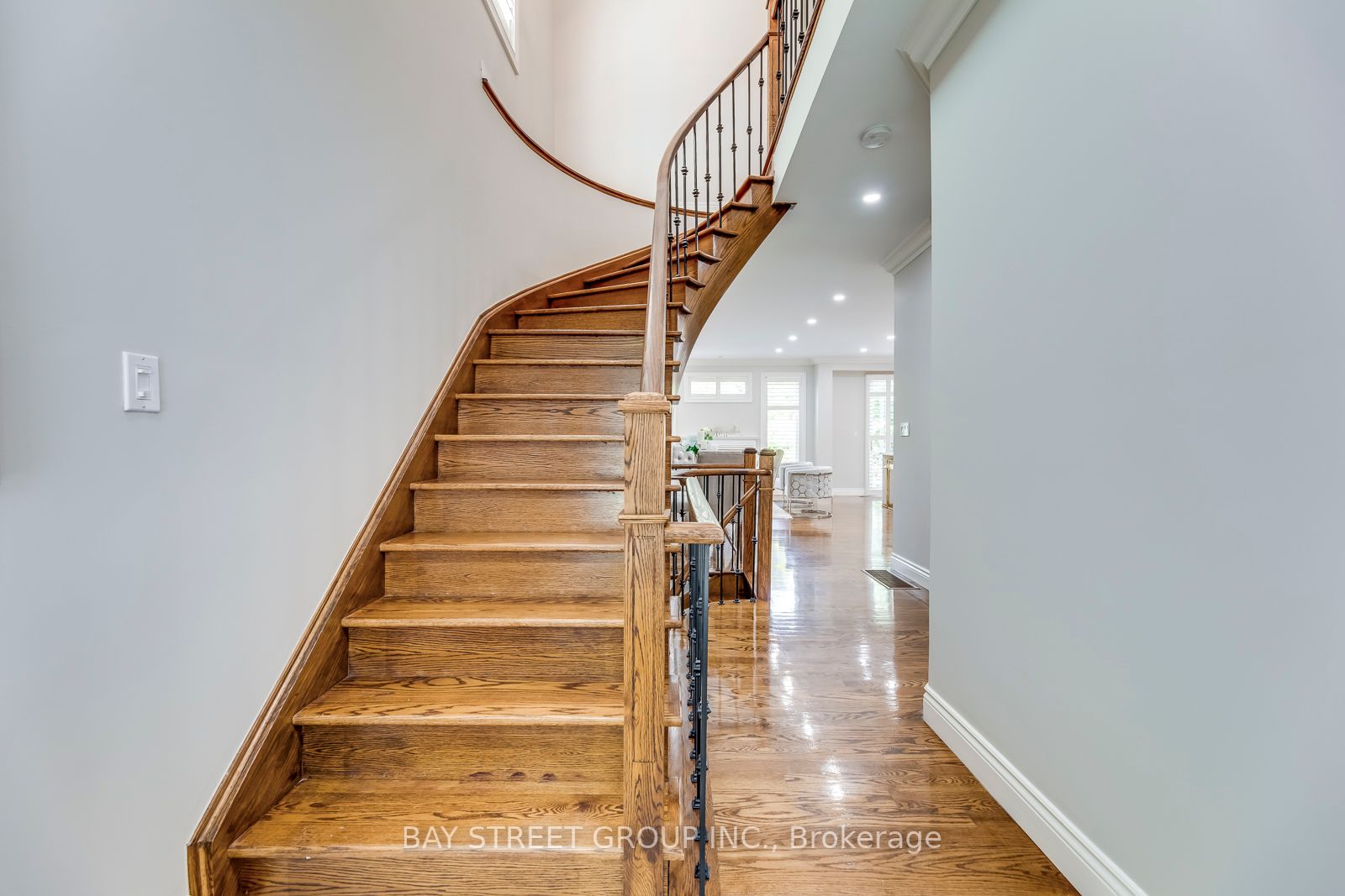 2337 Woodfield Road