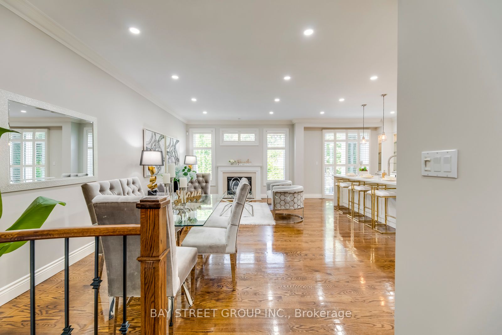 2337 Woodfield Road