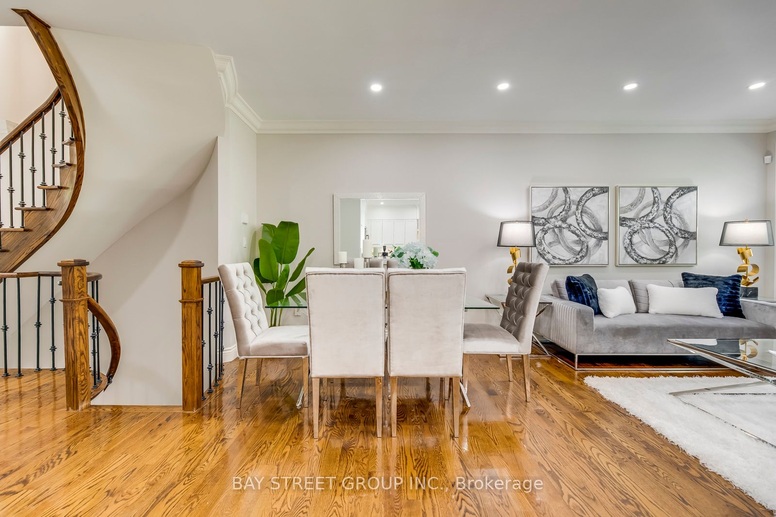 2337 Woodfield Road