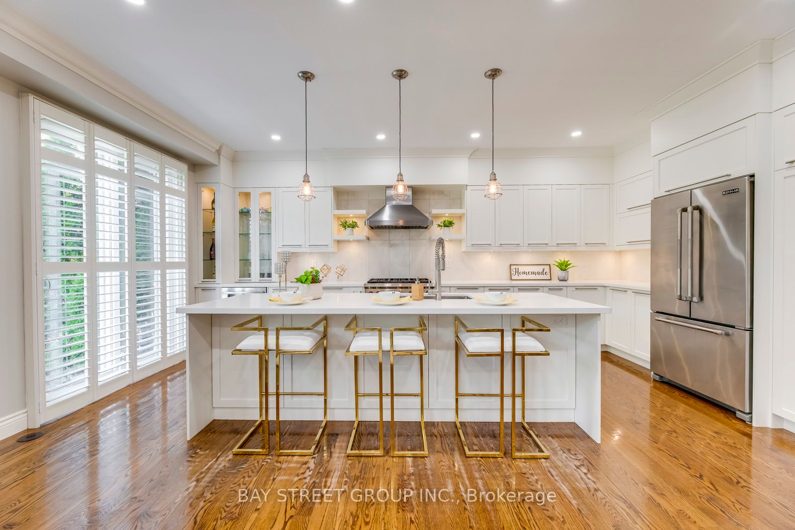 2337 Woodfield Road