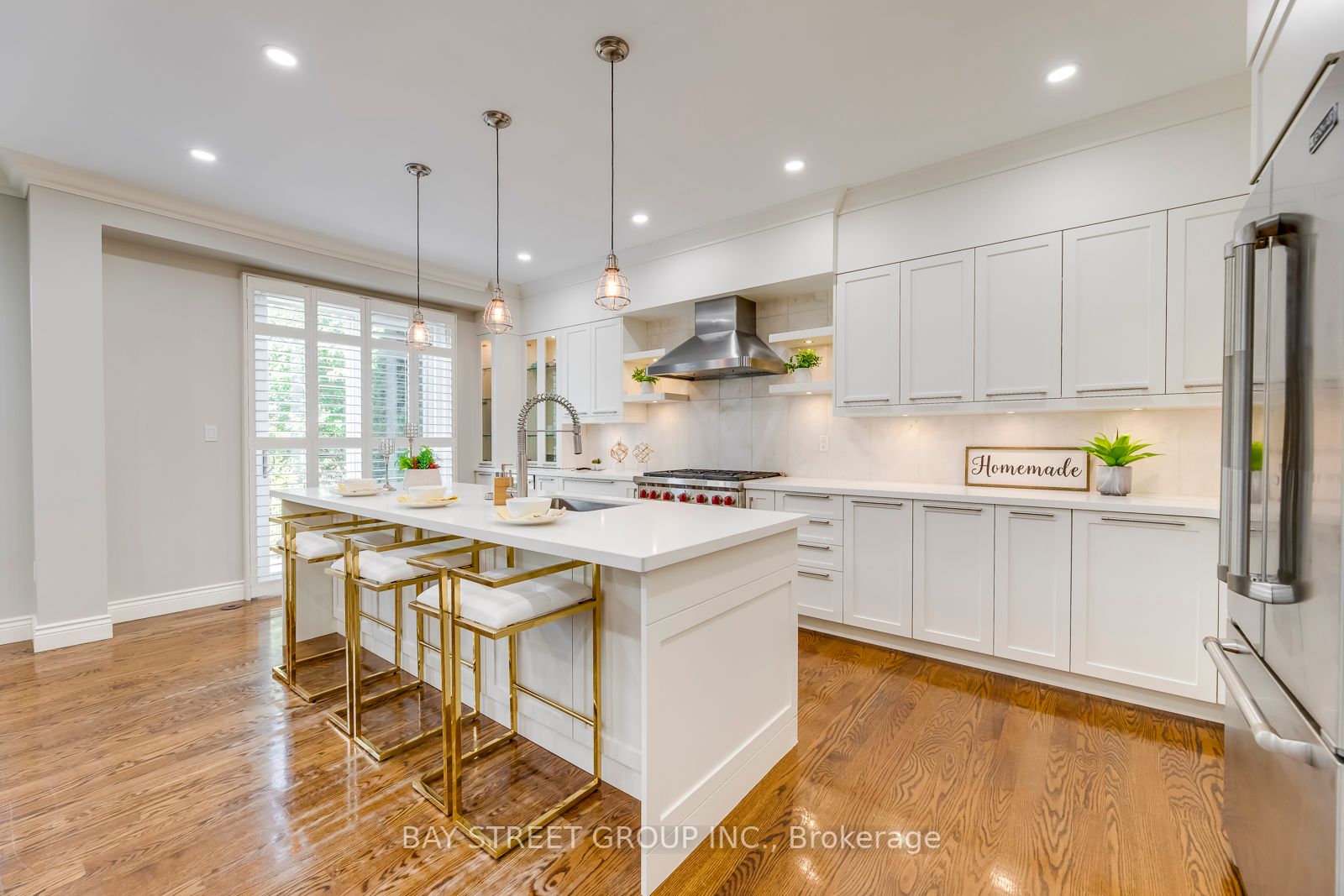 2337 Woodfield Road