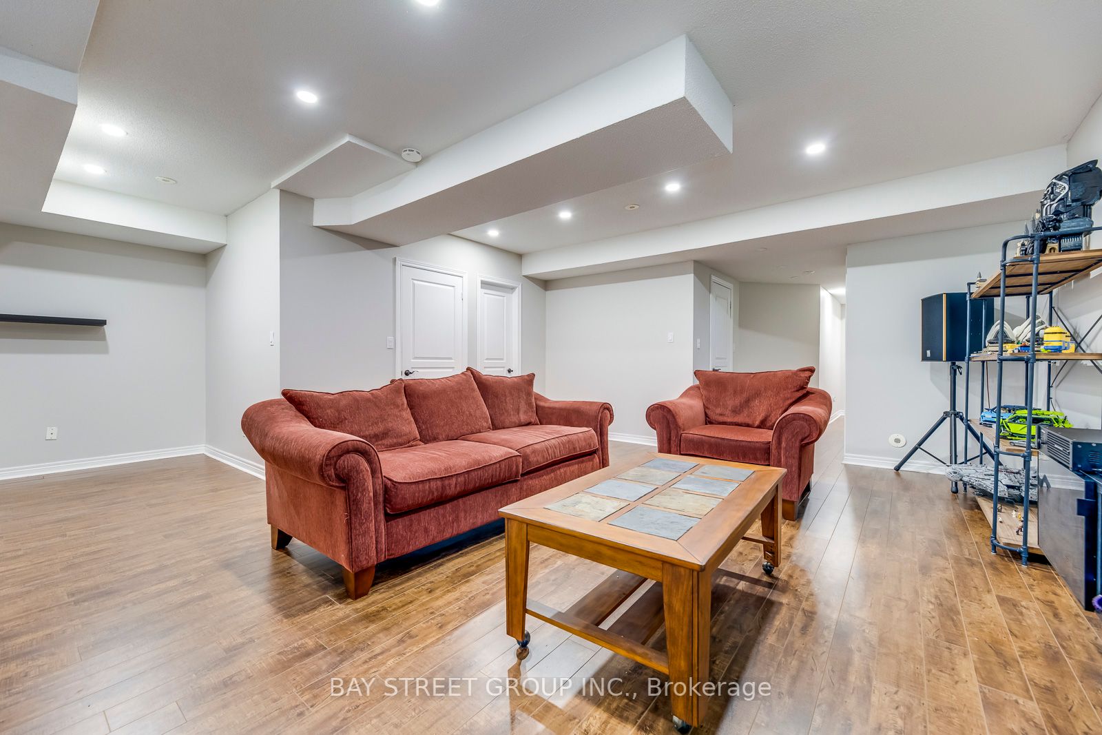 2337 Woodfield Road